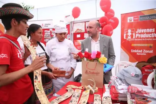 El ministro de Trabajo y Promoción del Empleo, Christian Sánchez, inauguró la Semana del Empleo en Ayacucho.