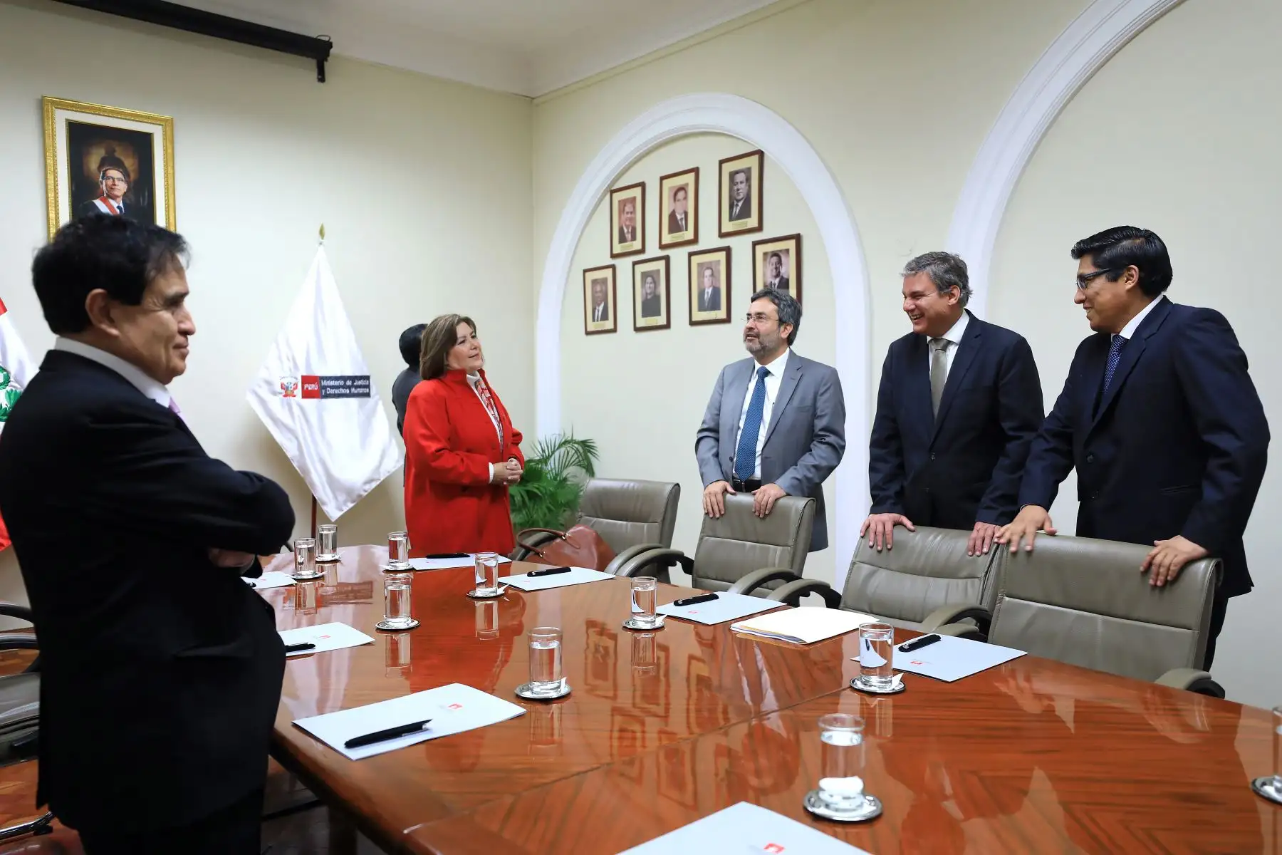 Ministro de Justicia y Derechos Humanos, Vicente Zeballos Salinas, se reunió con ex ministros de su sector.Foto:ANDINA/ Minjus