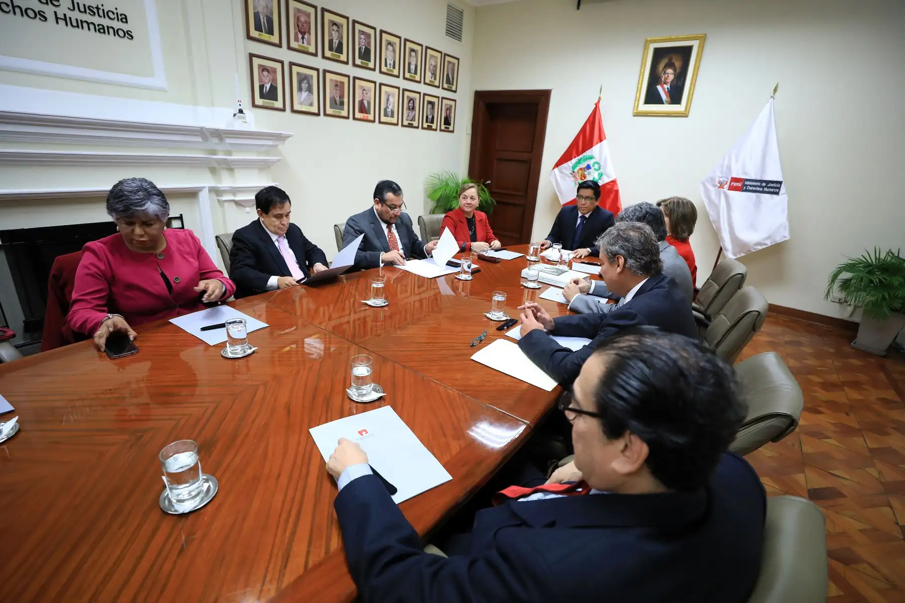Ministro de Justicia y Derechos Humanos, Vicente Zeballos Salinas, se reunió con ex ministros de su sector.Foto:ANDINA/ Minjus