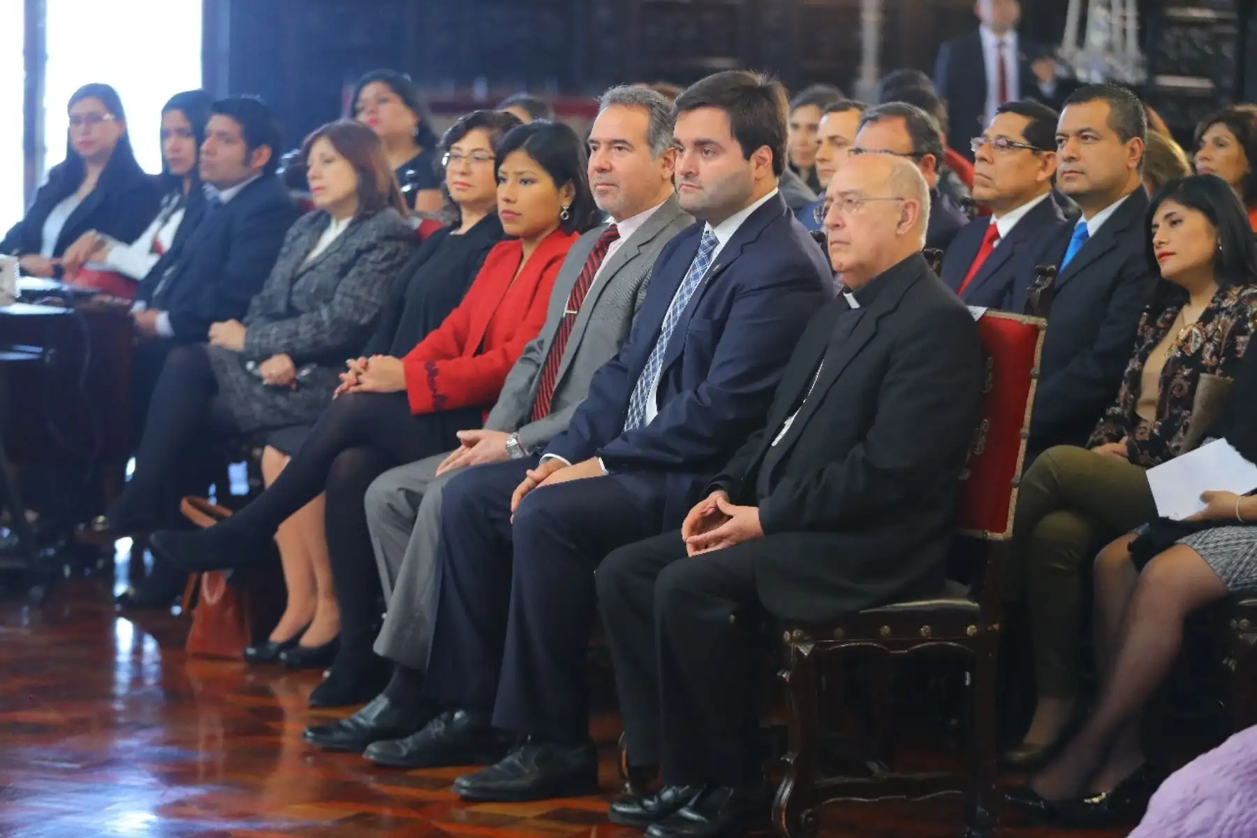 El presidente de la República, Martín Vizcarra, promulgó hoy el decreto legislativo que crea el Banco de Datos Genéticos, herramienta que permitirá la identificación de las personas desaparecidas en el periodo de violencia política registrada en el país entre 1980 y el año 2000. Foto: ANDINA/Prensa Presidencia