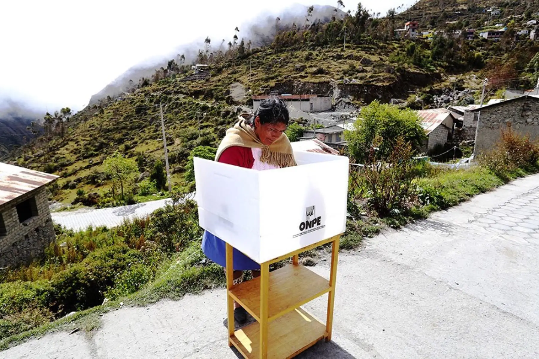 ONPE prevé instalar mesas de sufragio en alrededor de 1,000 centros poblados para elecciones generales de abril de 2021 para prevenir la propagación del coronavirus (covid-19). ANDINA/Difusión