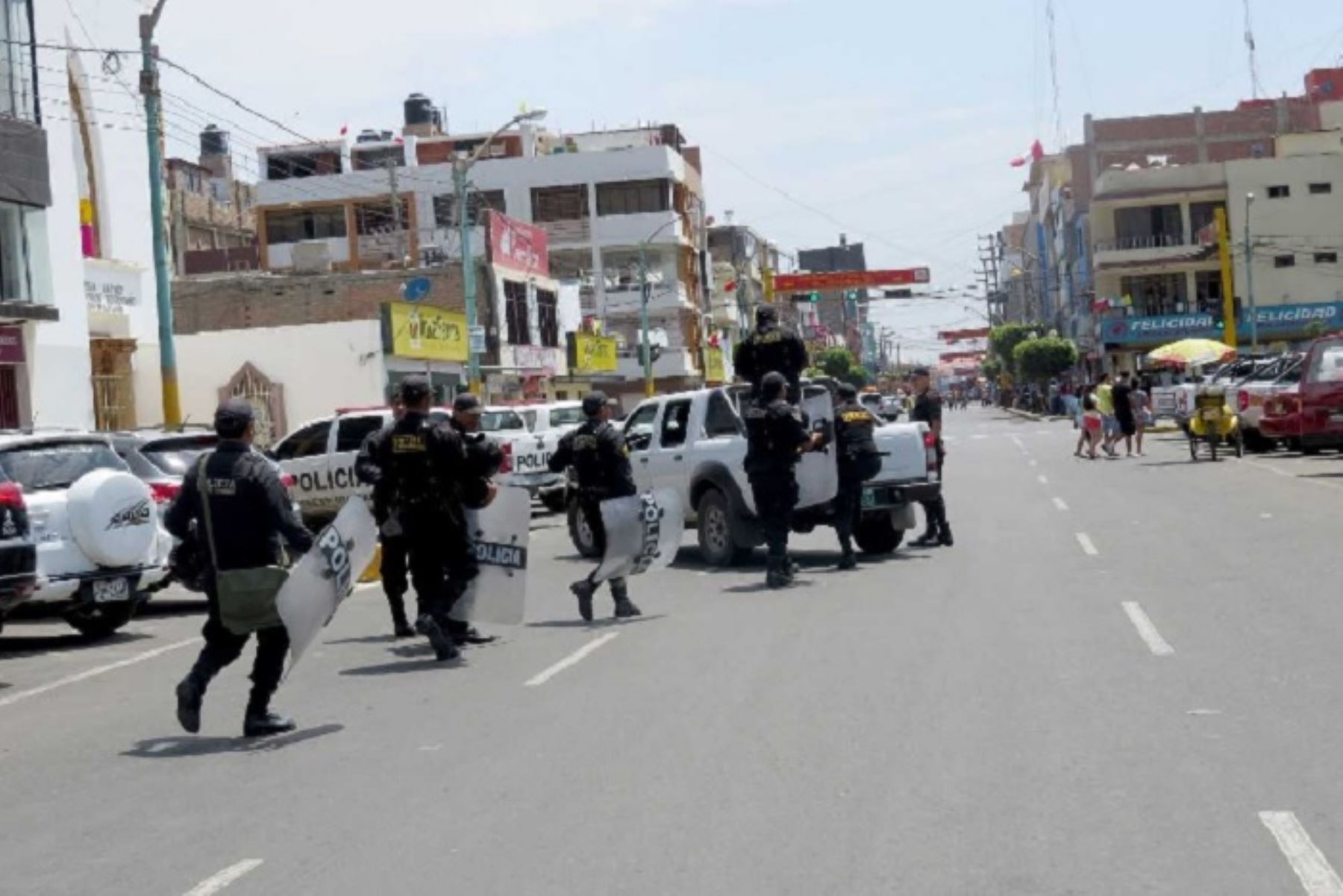 Un contingente de 25 efectivos policiales de la Región Policial de Áncash permanece en el Cusco realizando labores de búsqueda de Danyk Marienela Farfán Reto, la mujer acusada de haber abusado sexualmente de sus dos menos hijas en Huarmey.