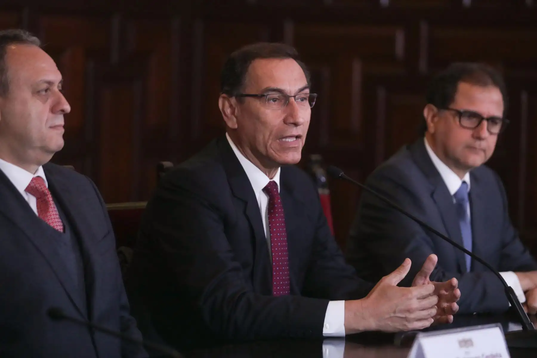 El Presidente de la República, Martín Vizcarra, anunció el inicio de ejecución del proyecto minero Mina Justa en la región Ica. 
Este proyecto, ubicado en el distrito San Juan de Marcona, en la provincia de Nasca, demandará una inversión aproximada de 1,600 millones de dólares, y durante su etapa de construcción generará entre 3,000 y 4,500 empleos. Foto: ANDINA/Carlos Lezama/Presidencia.