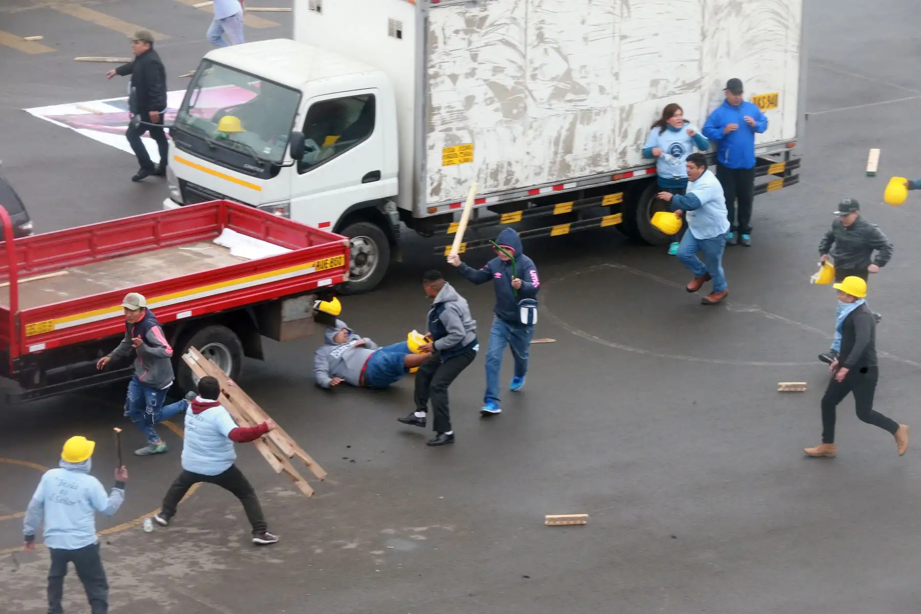 Grupo evangélico tomó posesión de la explanada del Matute, estadio de Alianza Lima. La Policía Nacional y Fiscalía ya se encuentran en el lugar. Foto: ANDINA/Norman Córdova