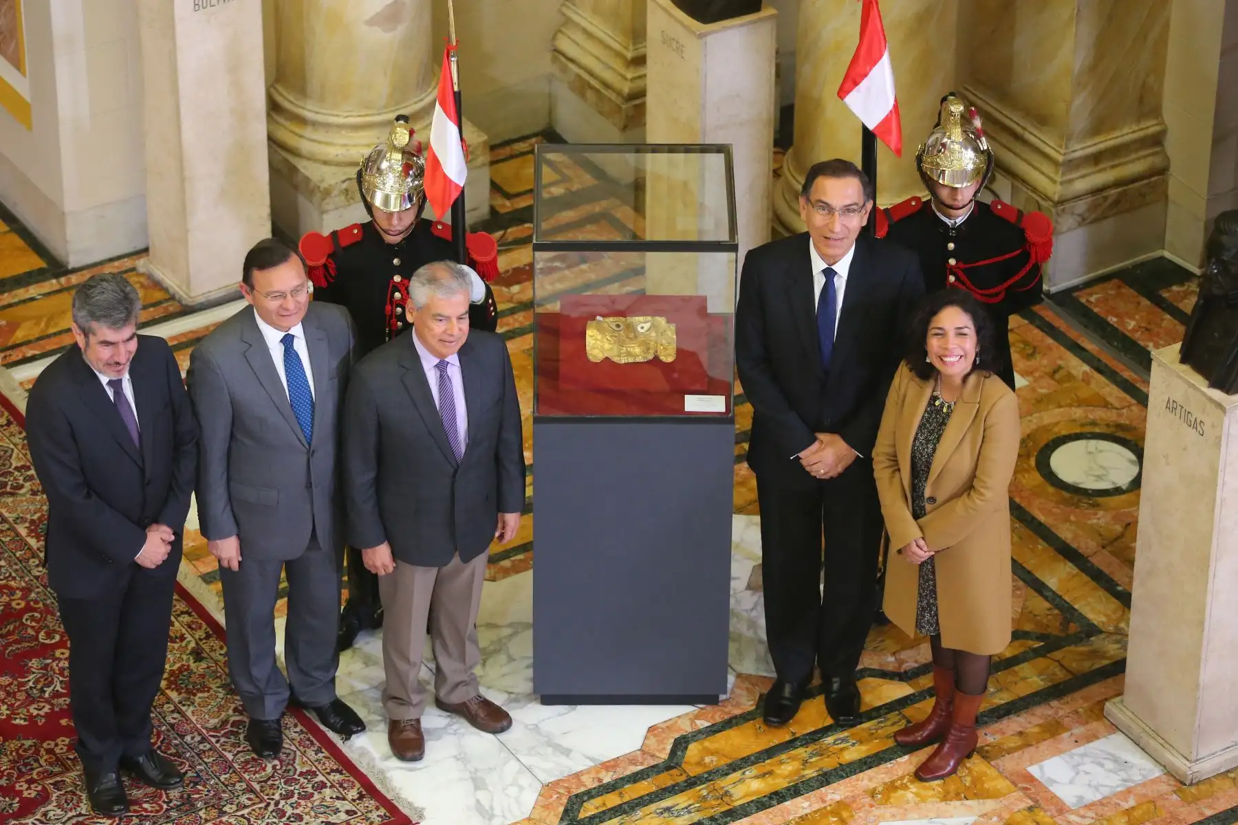 Presidente de la República, Martín Vizcarra, encabeza presentación de la máscara de Sicán en Palacio de Gobierno.Foto: ANDINA/Prensa Presidencia/Carlos Lezama