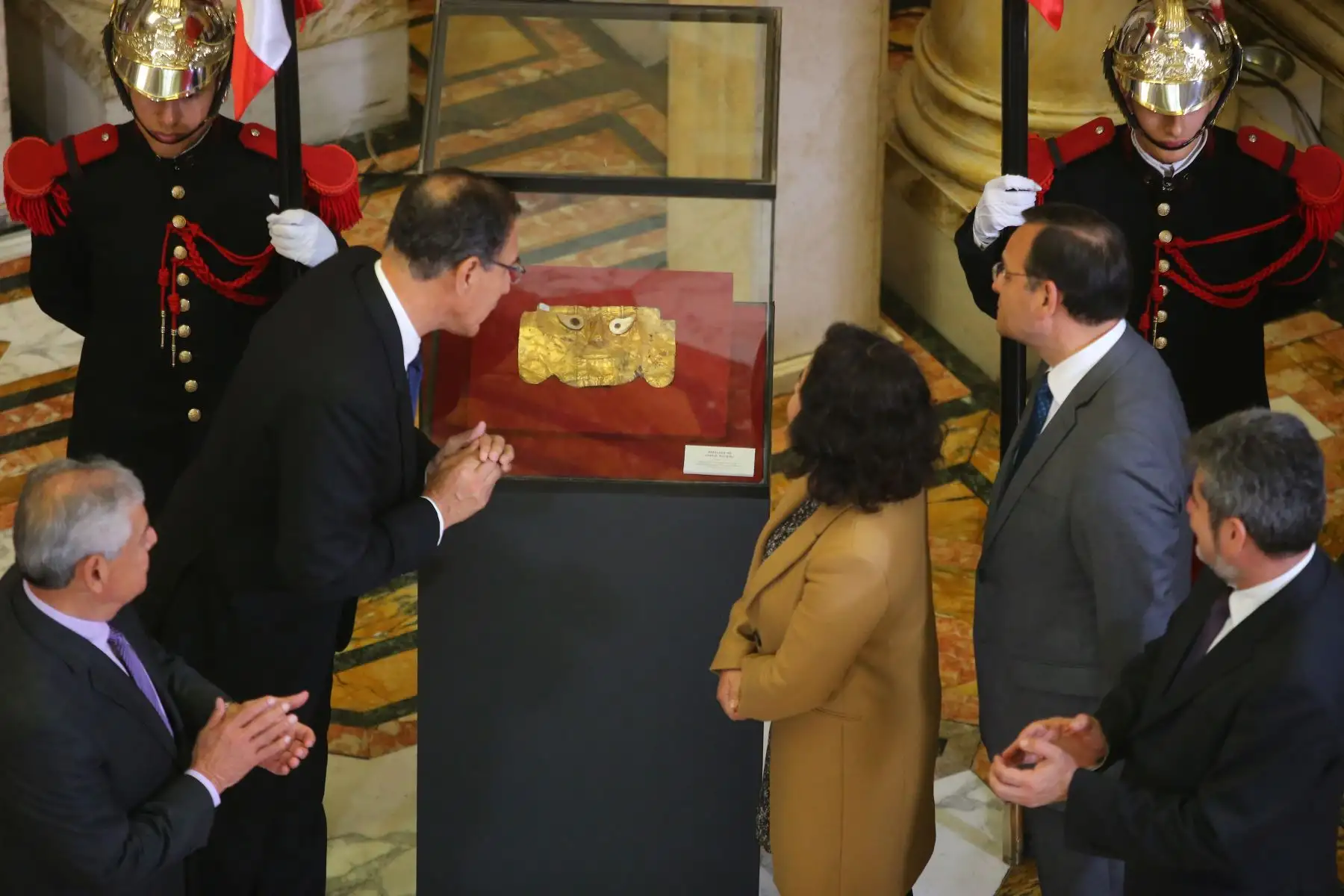 Presidente de la República, Martín Vizcarra, encabeza presentación de la máscara de Sicán en Palacio de Gobierno.Foto: ANDINA/Prensa Presidencia/Carlos Lezama