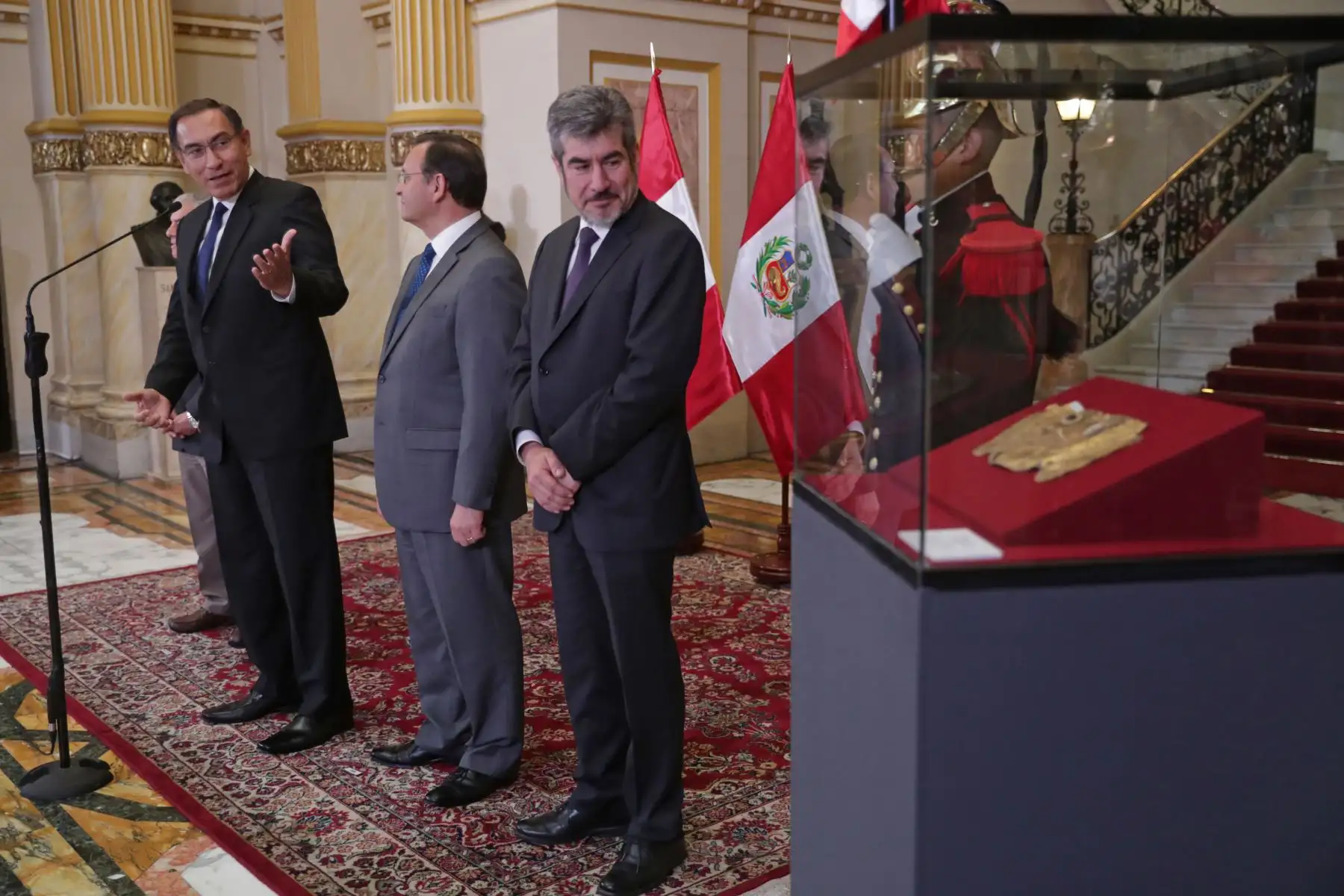 Presidente de la República, Martín Vizcarra, encabeza presentación de la máscara de Sicán en Palacio de Gobierno.Foto: ANDINA/Prensa Presidencia/Carlos Lezama