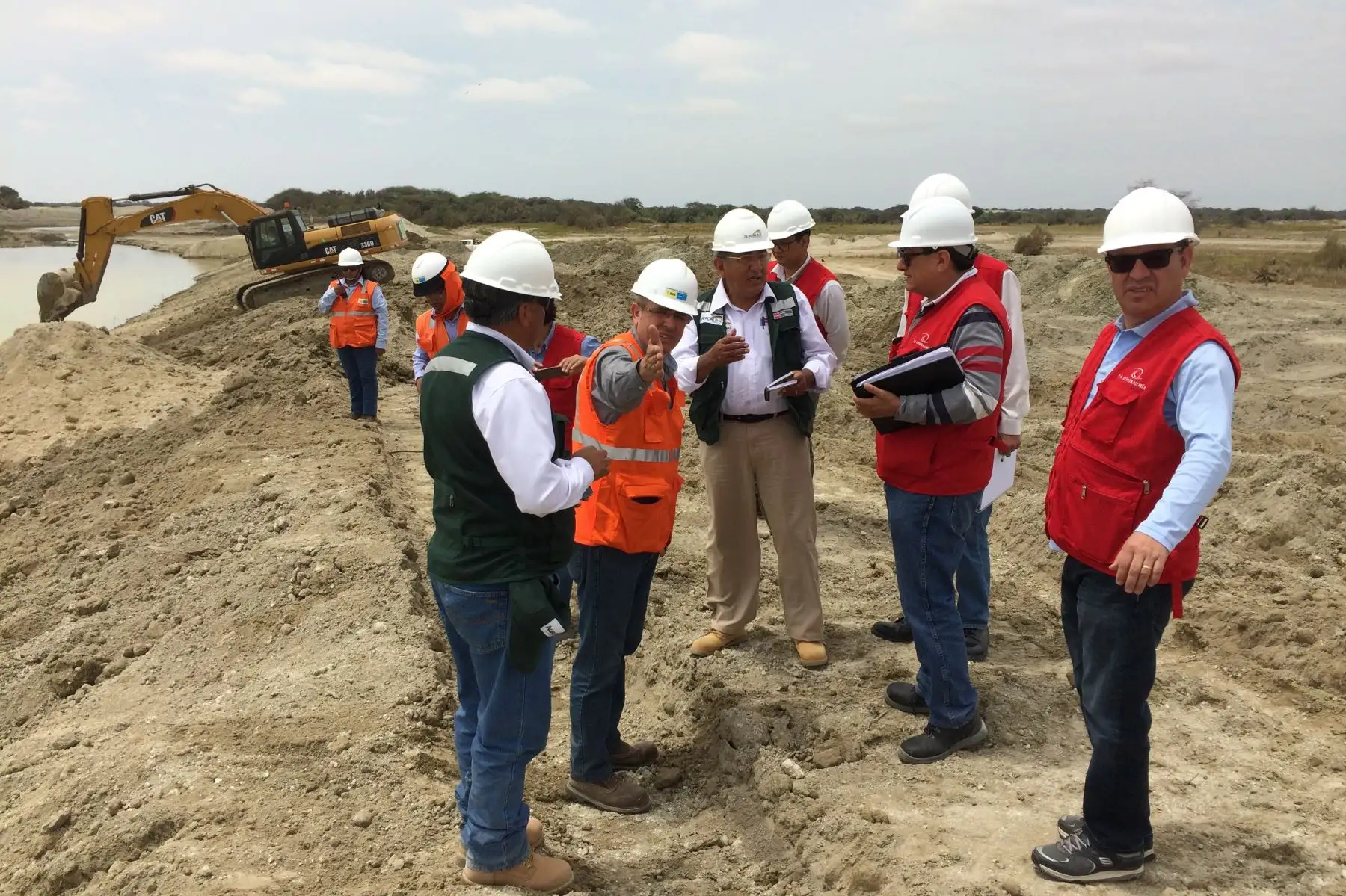 La Contraloría verificó con un control topográfico que solo retiró del cauce del río un volumen de 1´189,945.74 metros cúbicos, equivalente al 81.56% de lo programado, sin embargo, pagó como si se hubiera retirado el total.
