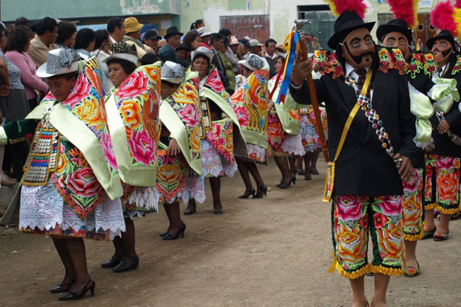 La Chonguinada es una de las danzas más representativas que se exhiben en la tradicional festividad en honor a la Virgen de Cocharcas.  Foto: Andina/Archivo