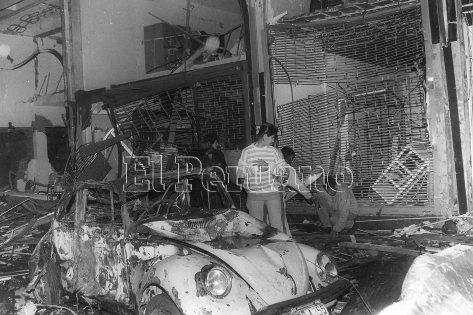 Atentado senderista con coche bomba en la calle Tarata de Miraflores el 16 de julio de 1992. Foto: Archivo Histórico de El Peruano.