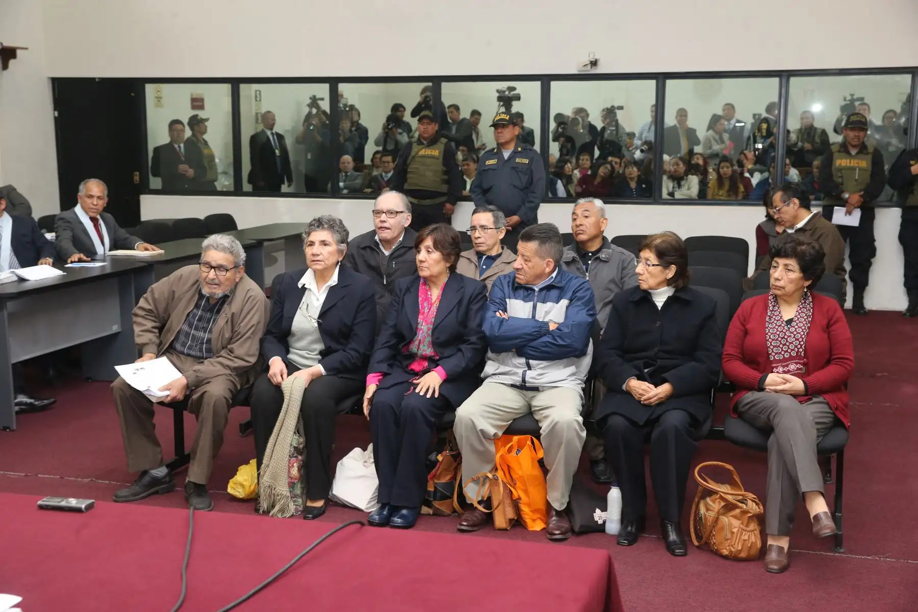 El Colegiado “A” de la Sala Penal Nacional condenó este martes a cadena perpetua a diez integrantes de la cúpula de Sendero Luminoso -entre ellos Abimael Guzmán- por la autoría mediata del atentado en la calle Tarata, en Miraflores, el 16 de julio de 1992. Foto: ANDINA/Francisco Medina