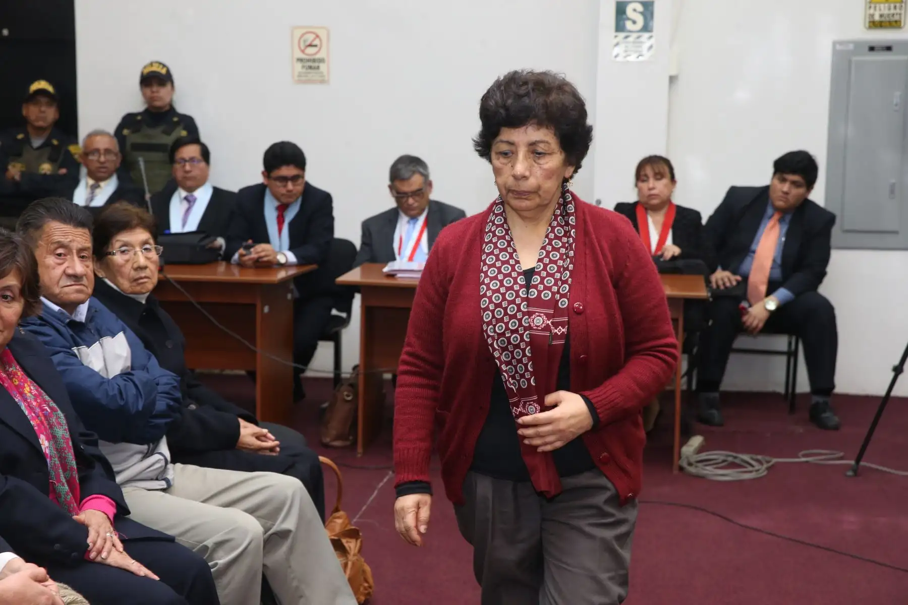 El Colegiado “A” de la Sala Penal Nacional condenó este martes a cadena perpetua a diez integrantes de la cúpula de Sendero Luminoso -entre ellos Abimael Guzmán- por la autoría mediata del atentado en la calle Tarata, en Miraflores, el 16 de julio de 1992. Foto: ANDINA/Francisco Medina