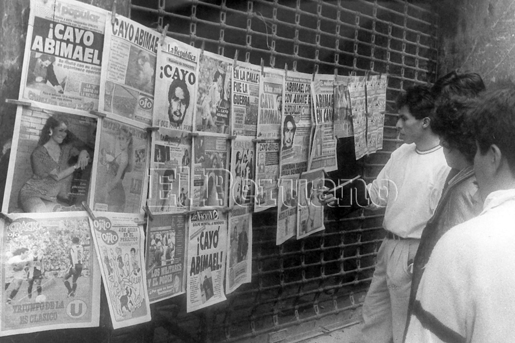 Portadas de los diarios dan cuenta de la captura del cabecilla senderista Abimael Guzmán Reynoso.  Foto: Archivo Histórico de EL PERUANO.