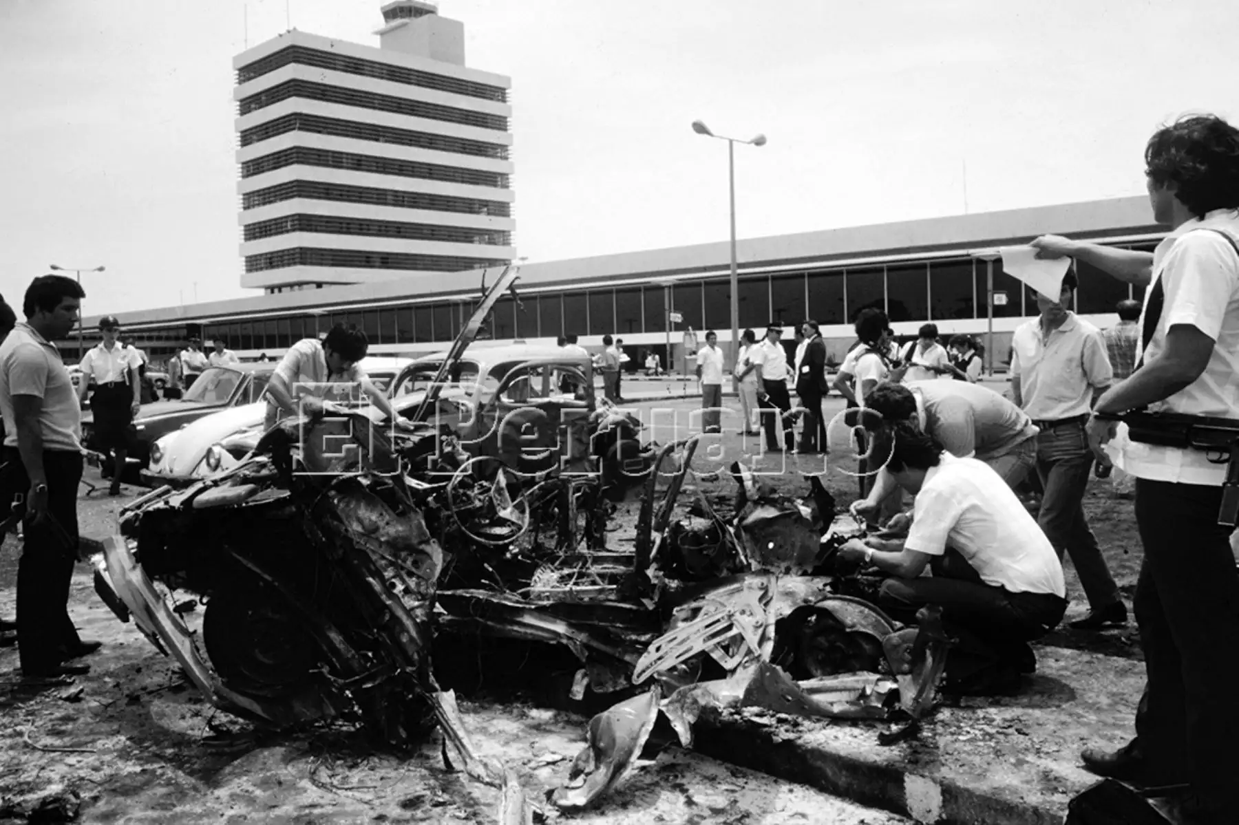 Atentado terrorista. Coche bomba explota en el aeropuerto Jorge Chávez el 23 de diciembre de 1985. Foto: Archivo Histórico de EL PERUANO / Norman Córdova
