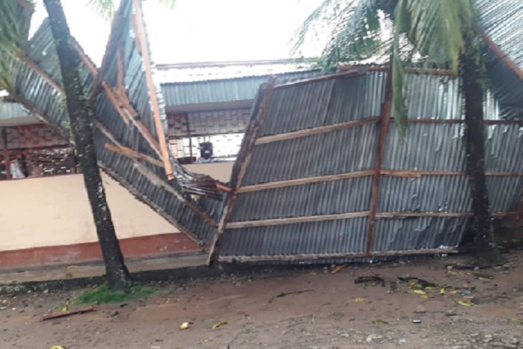 Vientos fuertes en San Martín dañaron aulas de colegio en Lamas