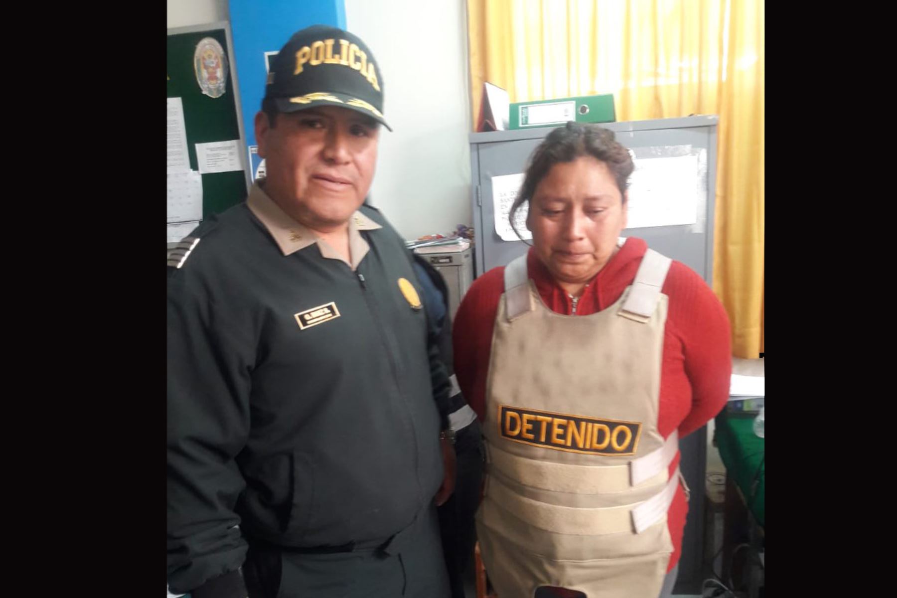 A Danyk Marianela Farfán Retto (38), acusada de violar sexualmente a sus hijas de 10 y 14 años en la ciudad ancashina de Huarmey, región Áncash y que esta mañana fue capturada en el Cusco, una persona le proveía de alimentos en su escondite. ANDINA/Difusión