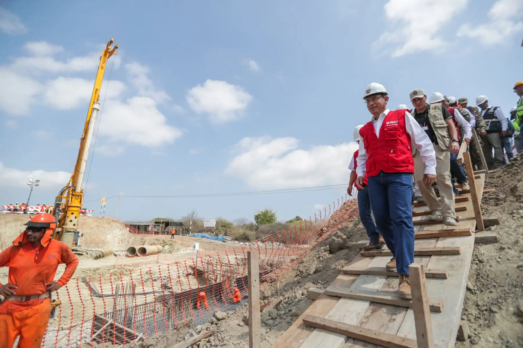 Jefe de Estado, Martin Vizcarra, inspecciona las obras de construcción del Puente Lagarto (Tumbes)Foto: ANDINA/Prensa Presidencia/Carlos Lezama