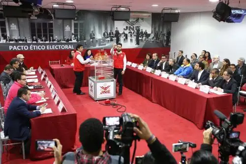 JNE sortea orden de los candidatos para los debates electorales.
