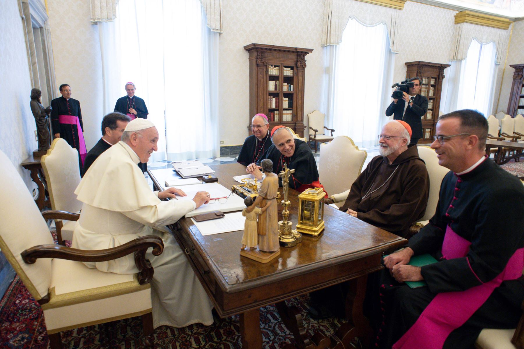 El Papa Francisco recibe a los representantes de la Iglesia de EE. UU. Foto: AFP