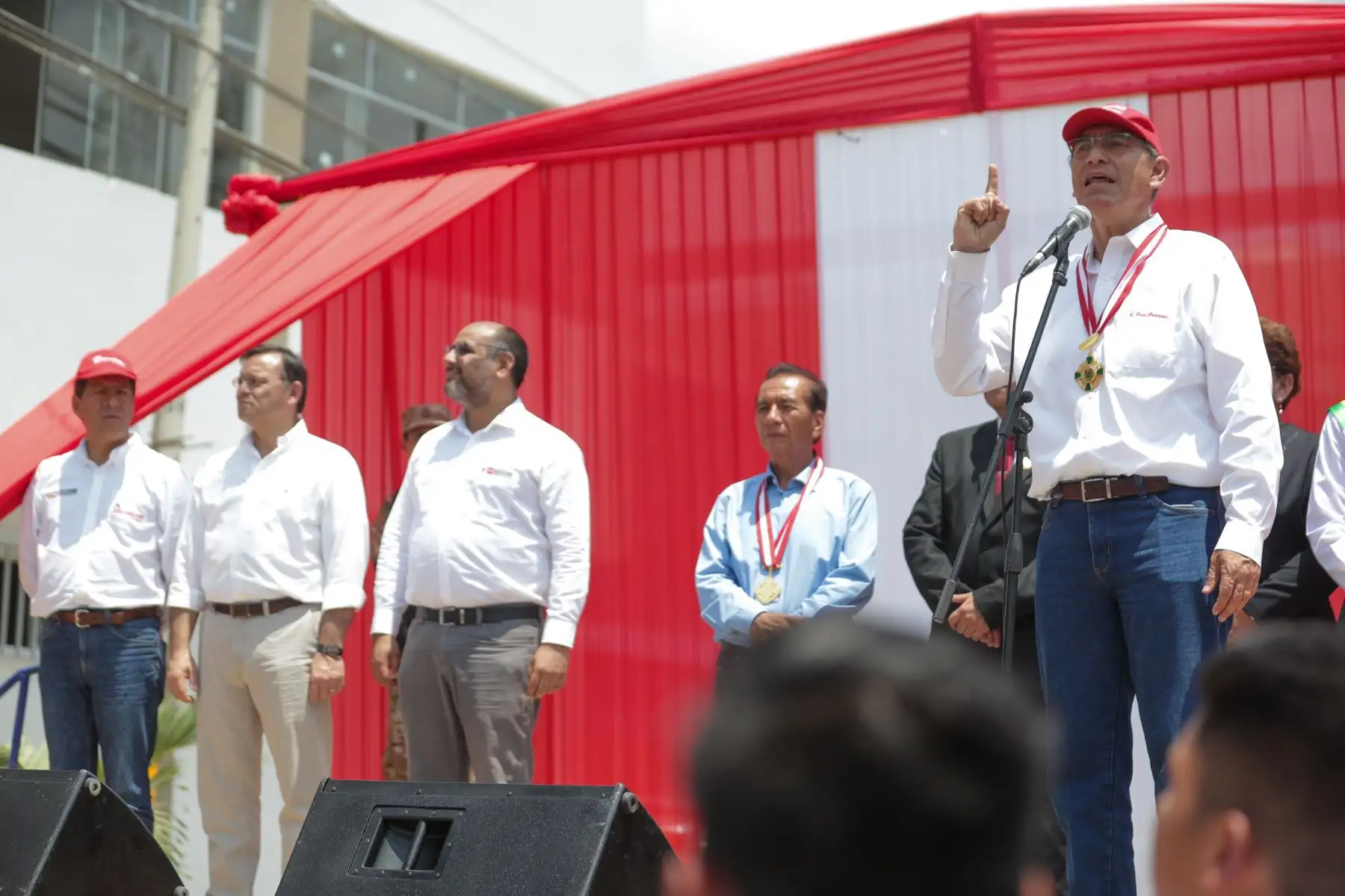 Presidente de la República,Martín Vizcarra, verifica avance de obras de mejoramiento de la Institución Educativa “José Lischner Tudela” de Tumbes.Foto: ANDINA/Prensa Presidencia/Carlos Lezama