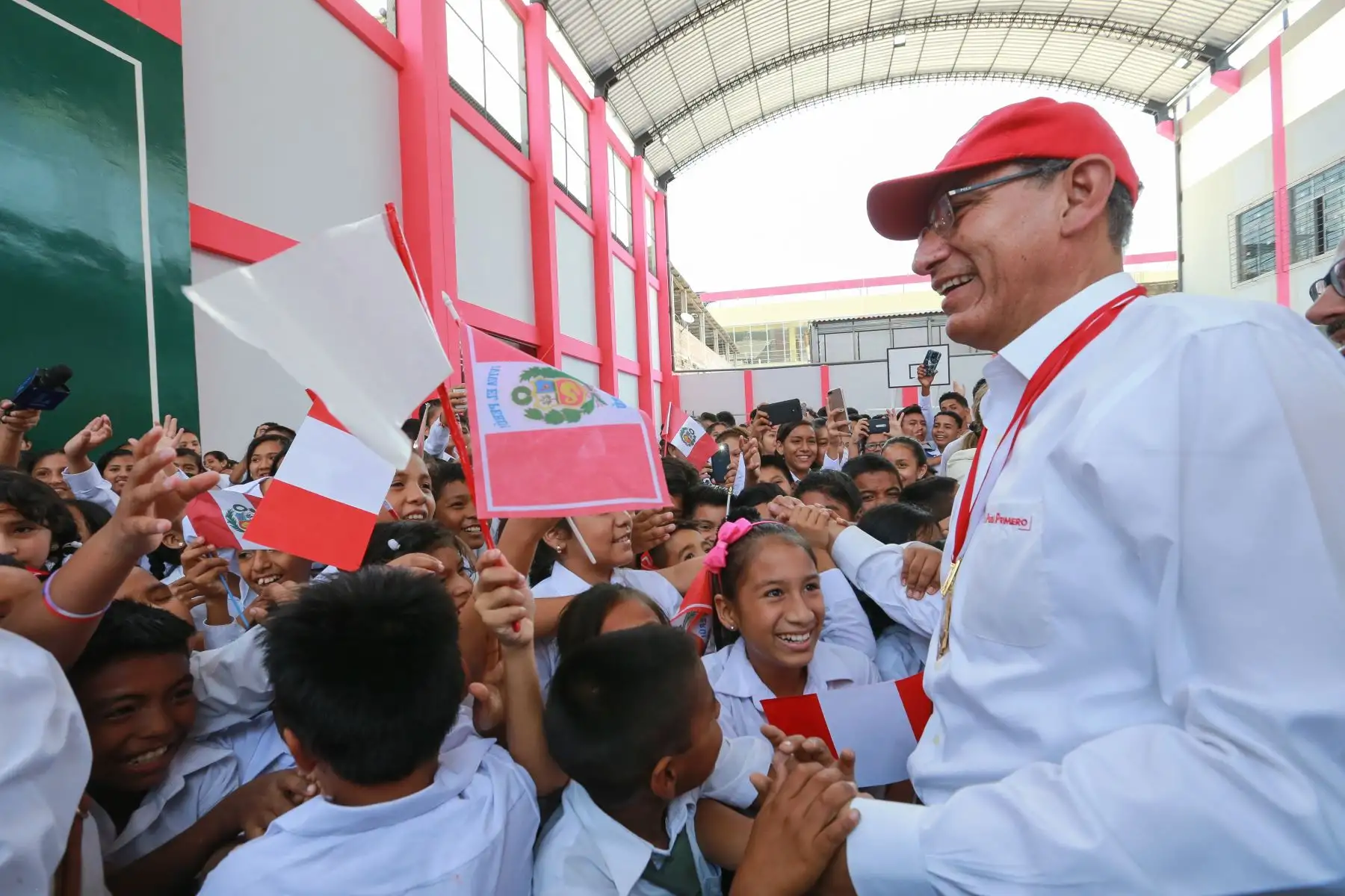 Presidente de la República,Martín Vizcarra, verifica avance de obras de mejoramiento de la Institución Educativa “José Lischner Tudela” de Tumbes.Foto: ANDINA/Prensa Presidencia/Carlos Lezama