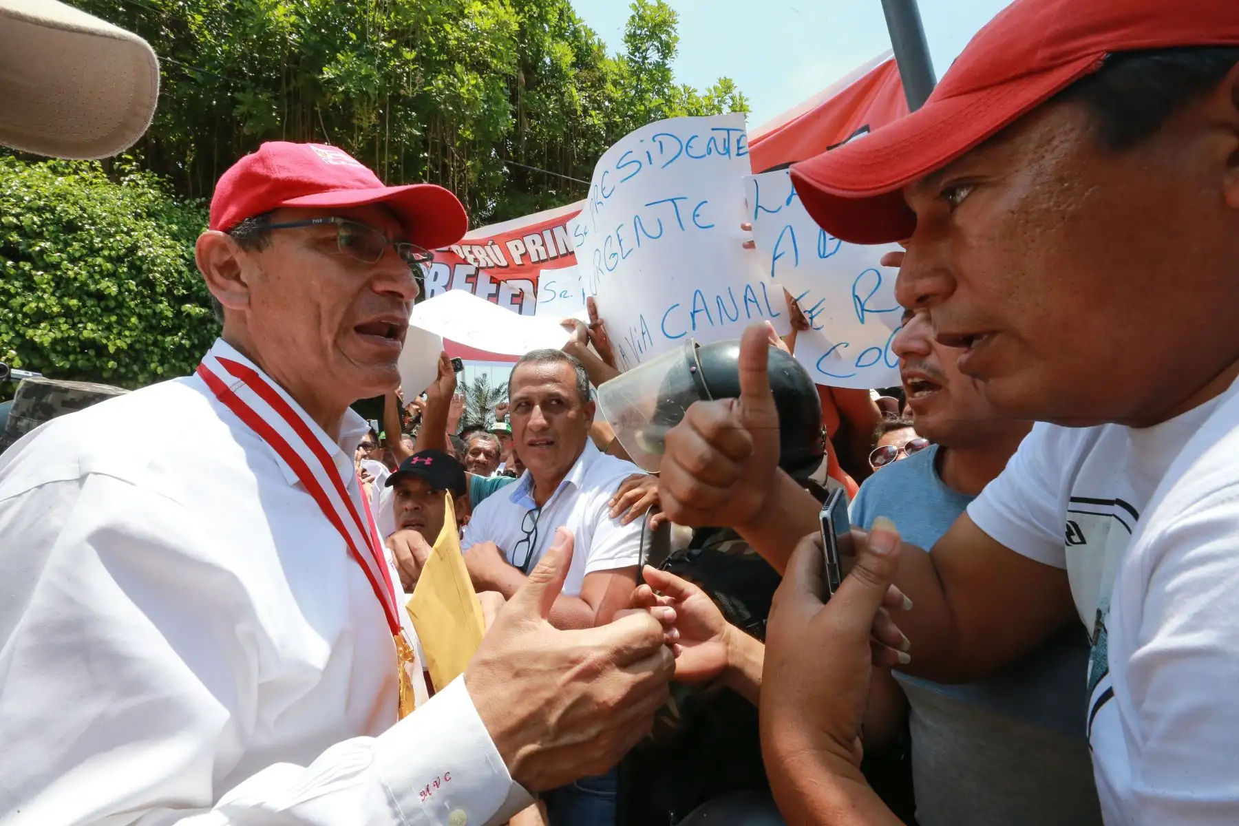 Presidente de la República,Martín Vizcarra, verifica avance de obras de mejoramiento de la Institución Educativa “José Lischner Tudela” de Tumbes.Foto: ANDINA/Prensa Presidencia/Carlos Lezama