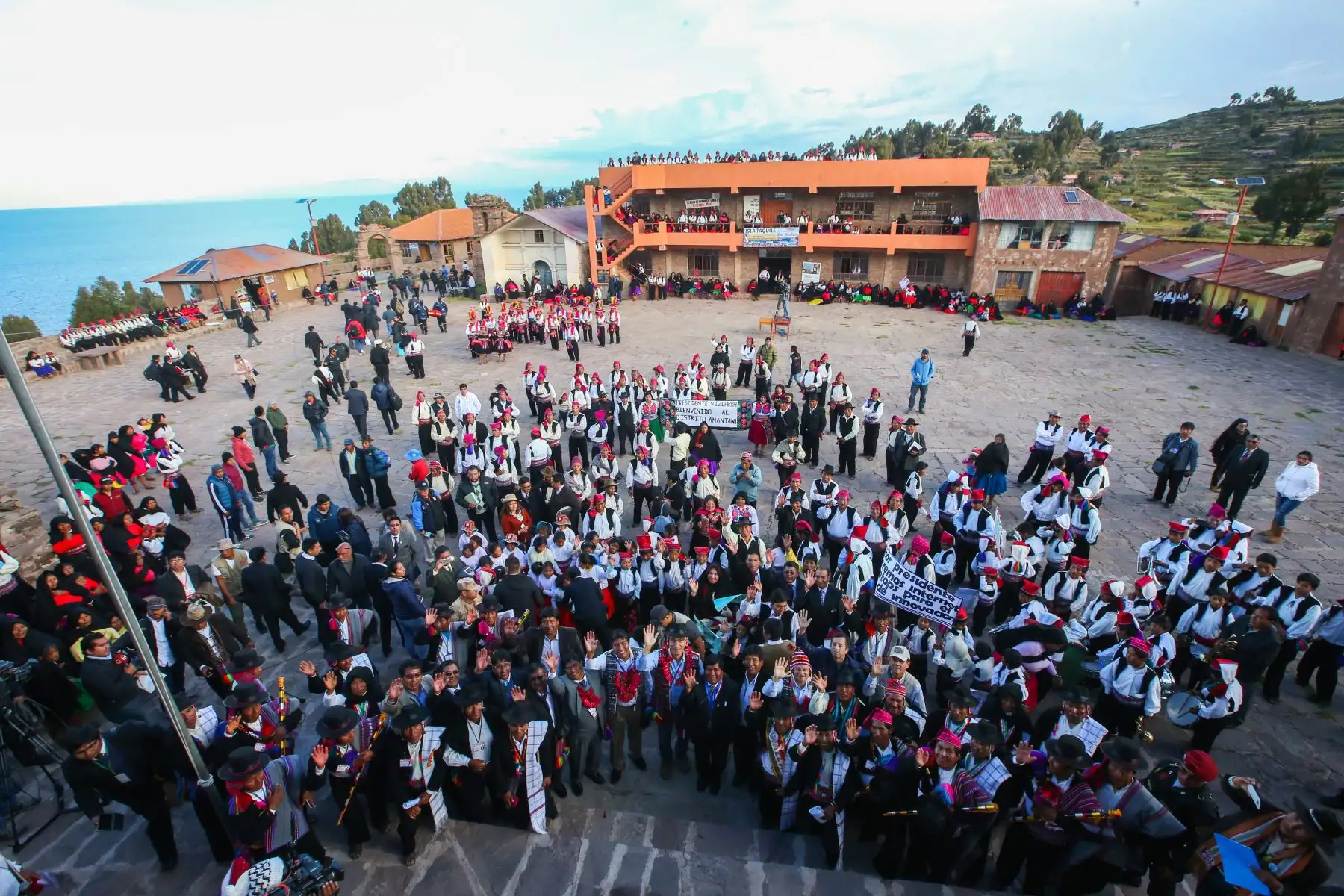 Presidente  Martín Vizcarra participò en el Muni Ejecutivo Extraordinario en Puno. Foto:ANDINA/Prensa Presidencia