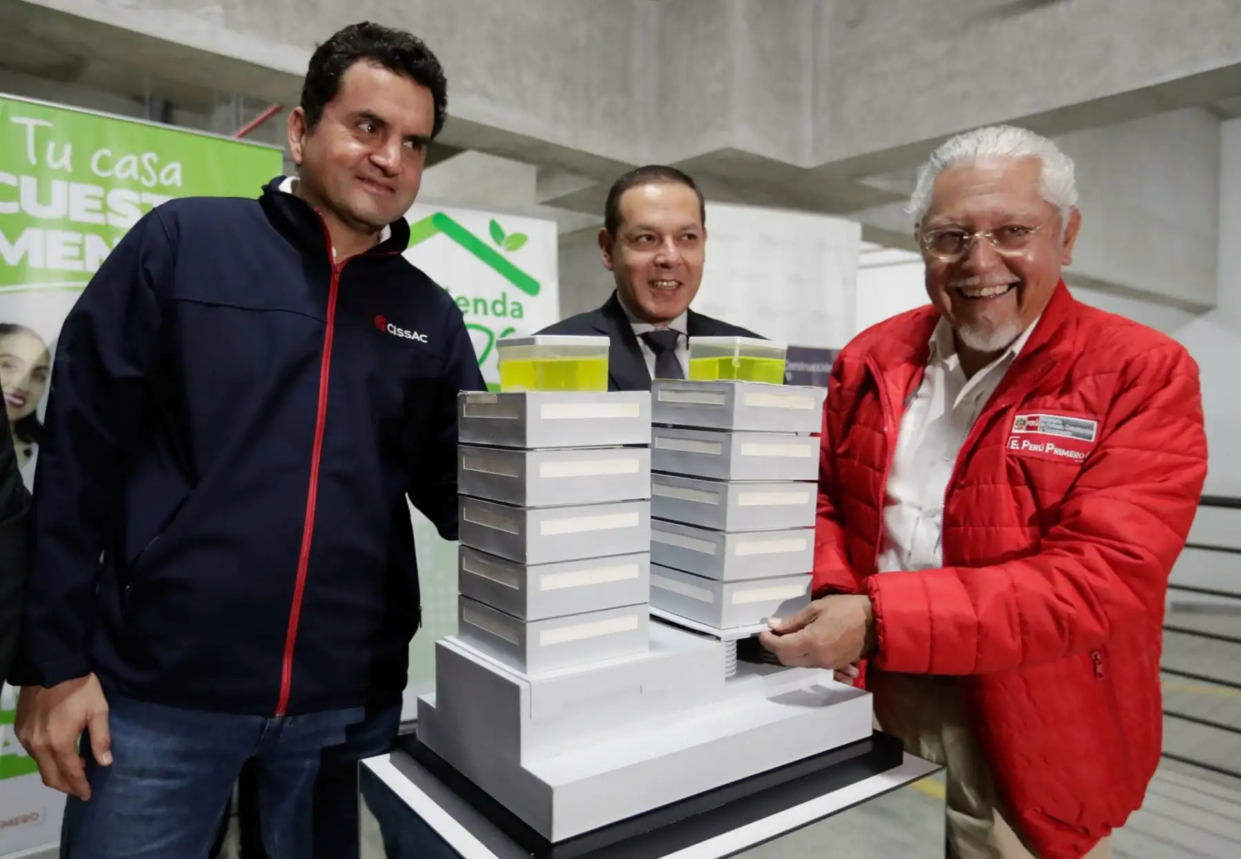 Ministro de Vivienda, Javier Piqué.