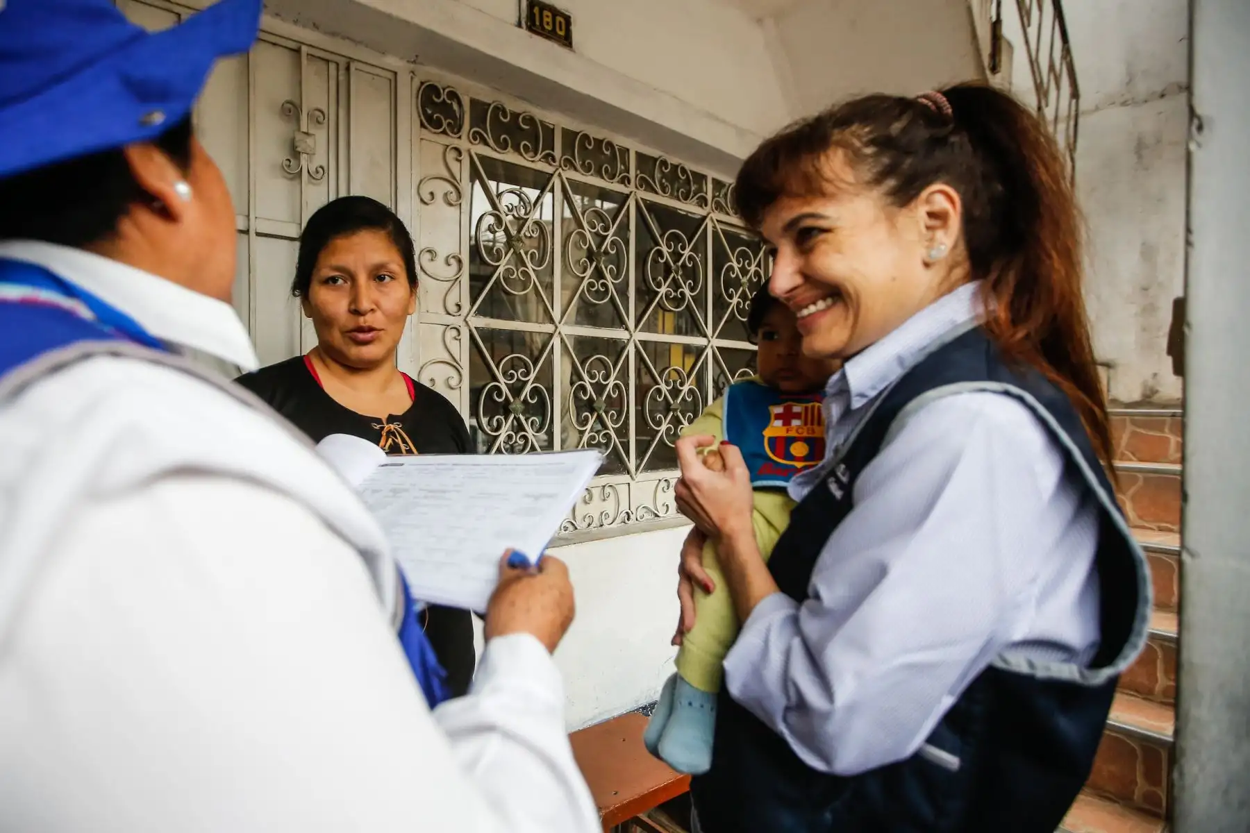 Ministra Silvia Pessah visitò casa por casa a familias de Lima Norte para combatir la anemia, en el populoso distrito de Independencia.Foto: ANDINA/Minsa