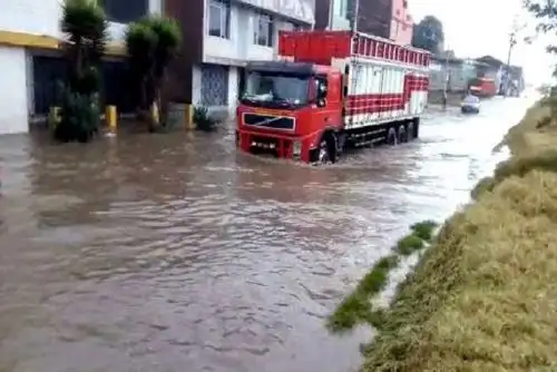 Fuerte lluvia provocó inundaciones en varios sectores de la ciudad de Huancayo