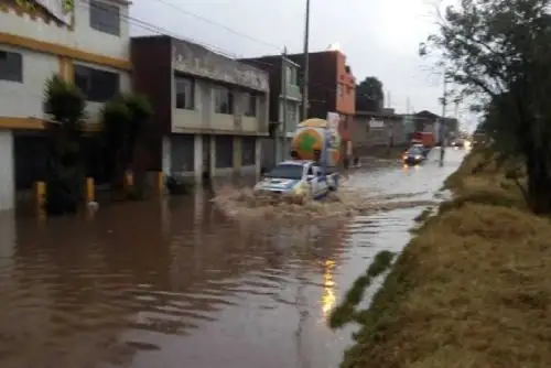 El Ejecutivo declaró el estado de emergencia en 130 distritos ubicados en 37 provincias de las regiones Áncash, La Libertad, Lambayeque, Lima, Piura y Tumbes, por peligro inminente ante inundaciones y movimientos en masa durante el periodo de lluvias 2018-2019, según establece un Decreto Supremo publicado hoy en el Diario El Peruano. ANDINA/Difusión
