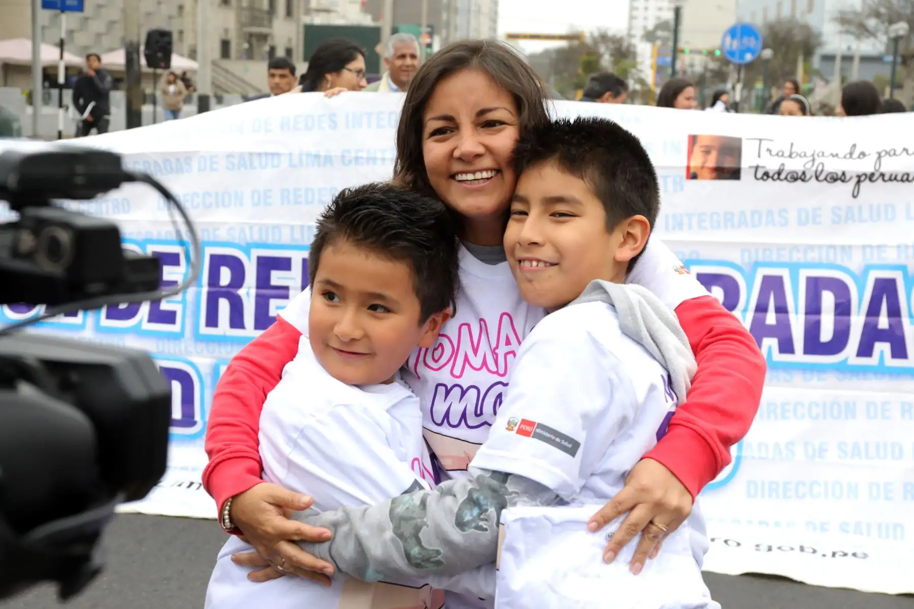 Ministra de Salud  Silvia Pessah , participó en campaña “Toma mi mano. Abracemos la vida” por el Día Mundial de la Prevención del Suicidio.Foto:ANDINA/Minsa