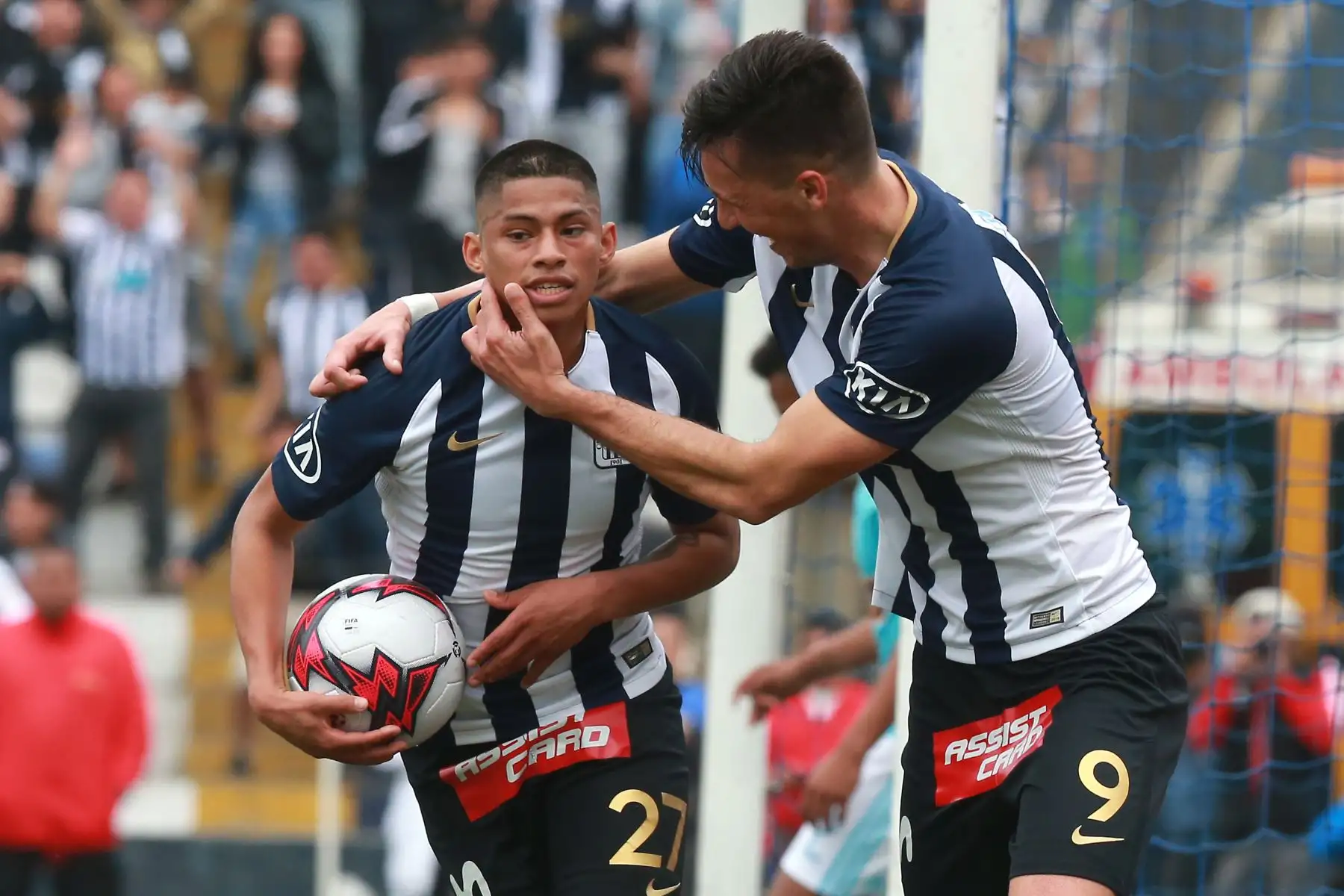 Sporting Cristal ganaba 2-1 a Alianza Lima, por el torneo clausura cuando se tomó la medida, de suspende por falta de garantías. Foto: ANDINA/Vidal Tarqui