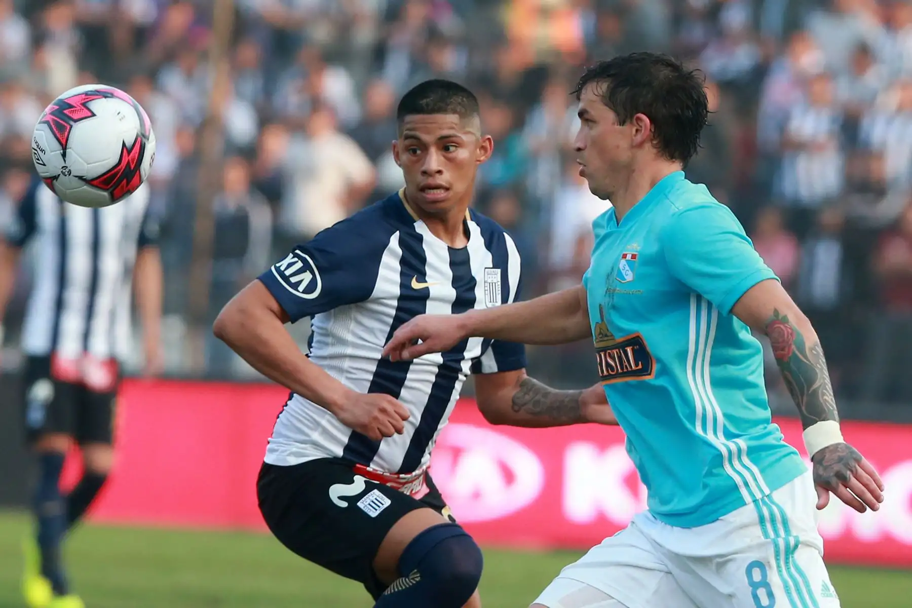 Sporting Cristal ganaba 2-1 a Alianza Lima, por el torneo clausura cuando se tomó la medida, de suspende por falta de garantías. Foto: ANDINA/Vidal Tarqui