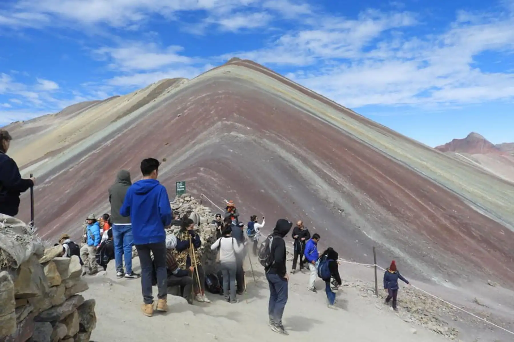 Vinicunca ya es el segundo destino turístico más visitado del Perú. Foto: ANDINA.
