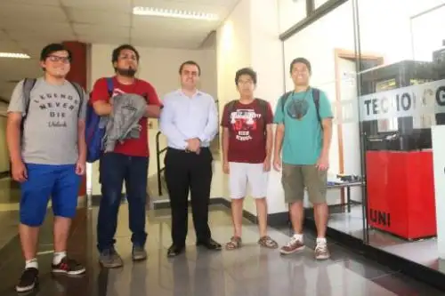 Ganadores del concurso mundial que dejó atrás a competidores de China, Rusia y EEUU. Foto: UNI