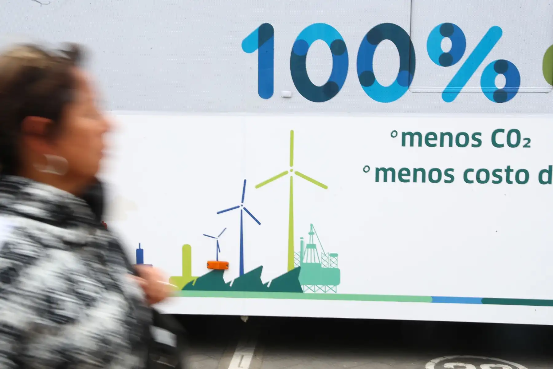 Este bus eléctrico incorpora tecnología especial con el fin de cuidar el medio ambiente. 

Foto: ANDINA/Minem