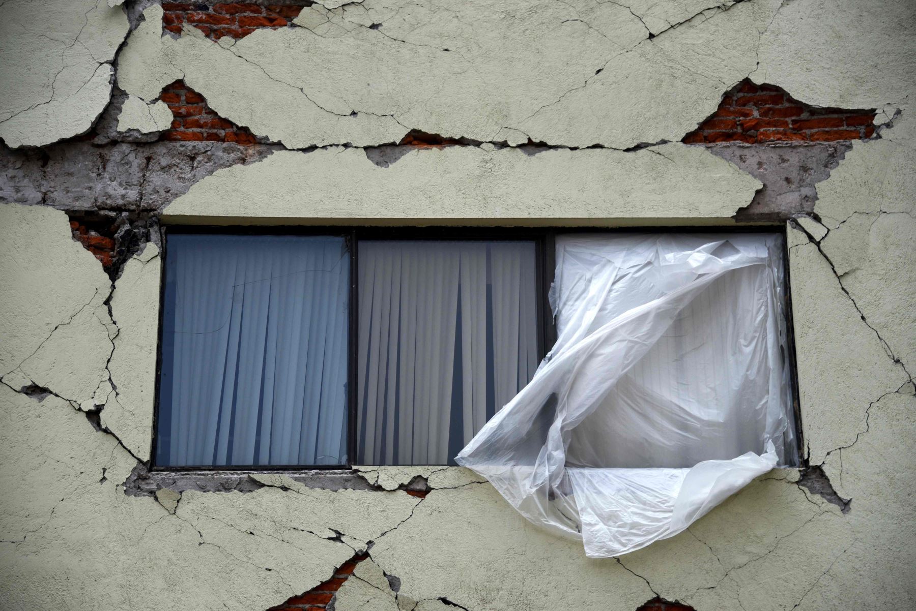 Edificio dañado durante el terremoto de septiembre de 2017, en el barrio Condesa, en la Ciudad de México Foto: AFP