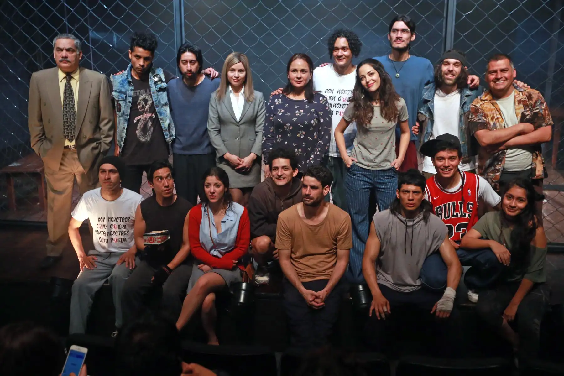 Elenco de la obra teatral "Un misterio, una pasión" se presentó hoy ante la prensa. Destacan Oscar Carrillo, Pold Gastello, entre otros jóvenes actores. Foto: ANDINA/Vidal Tarqui