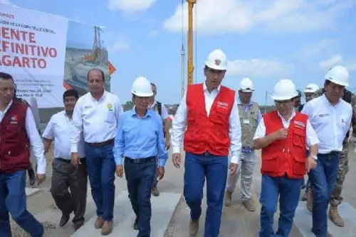 El gobernador regional de Tumbes, Ricardo Flores Dioses, se mostró a favor de la cuestión de confianza planteada por el presidente de la República, Martín Vizcarra, a fin de aprobar los proyectos de ley sobre la reforma judicial y política.