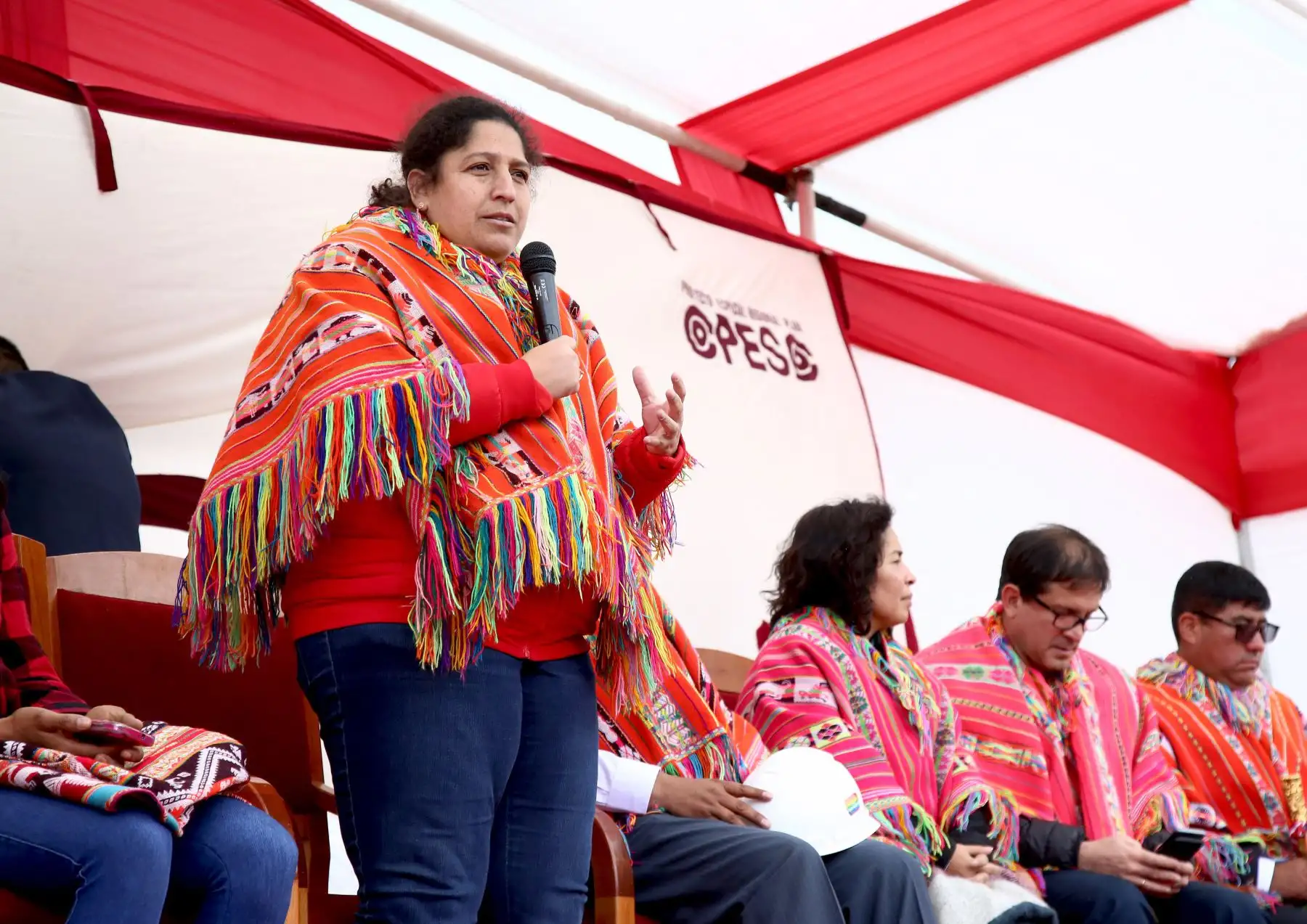 Ministra del Ambiente, Fabiola Muñoz, participó en la inauguración del relleno sanitario y la planta de tratamiento de las aguas residuales en la provincia cusqueña de Urubamba. Foto: ANDINA/Ministerio del Ambiente