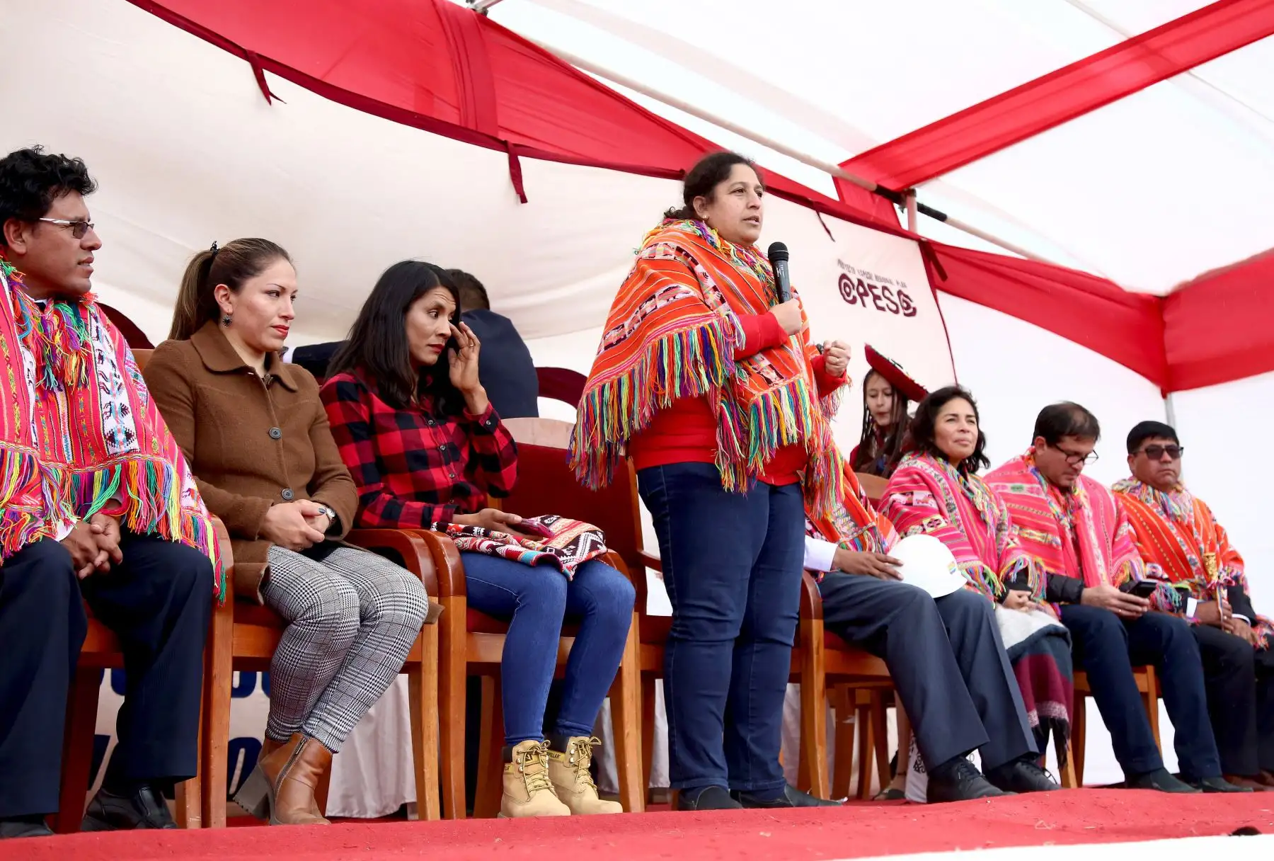 Ministra del Ambiente, Fabiola Muñoz, participó en la inauguración del relleno sanitario y la planta de tratamiento de las aguas residuales en la provincia cusqueña de Urubamba. Foto: ANDINA/Ministerio del Ambiente