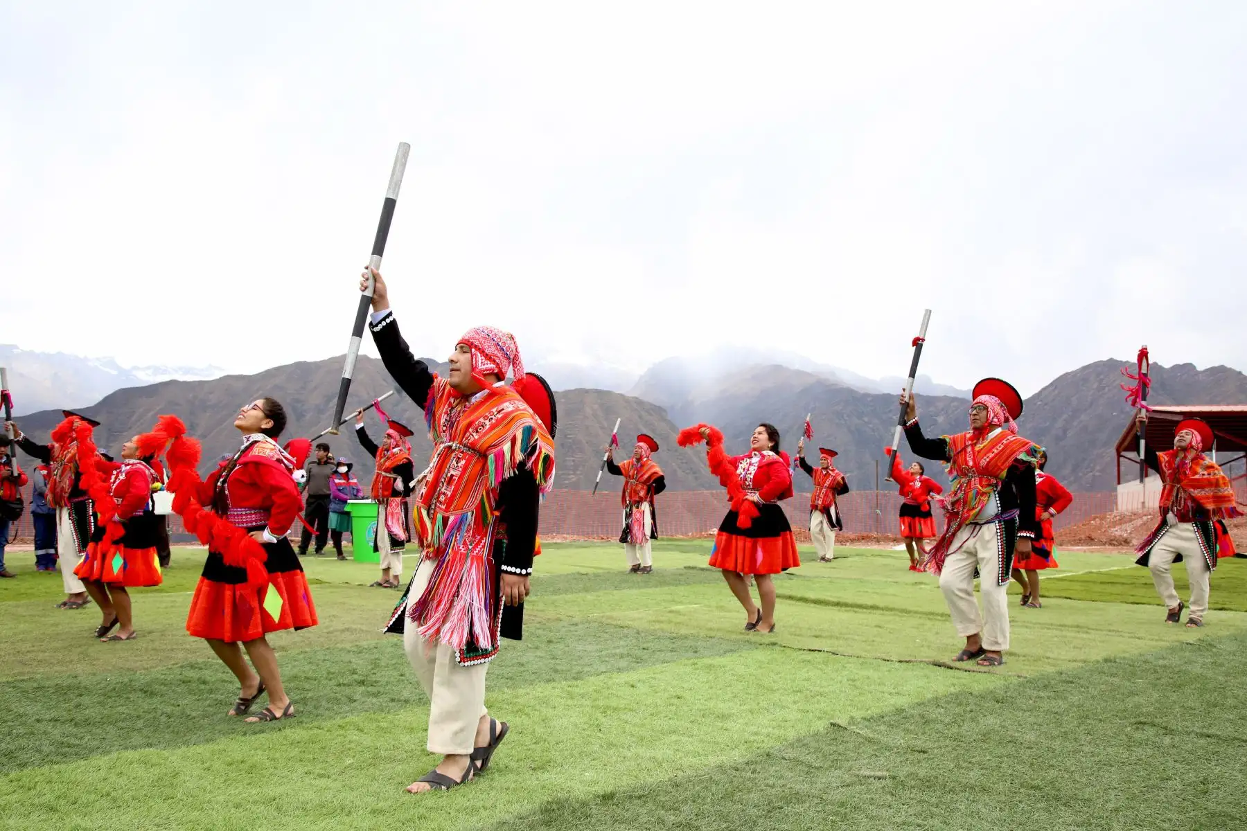 Ministra del Ambiente, Fabiola Muñoz, participó en la inauguración del relleno sanitario y la planta de tratamiento de las aguas residuales en la provincia cusqueña de Urubamba. Foto: ANDINA/Ministerio del Ambiente