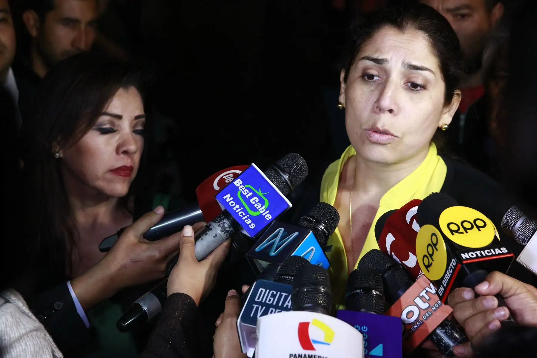 Congresista Ursula Letona , vocera de la bancada de Fuerza Popular a su salida de palacio de gobierno tras reunirse con el presidente de la República Martín Vizcarra. 
Foto: ANDINA/Eddy Ramos