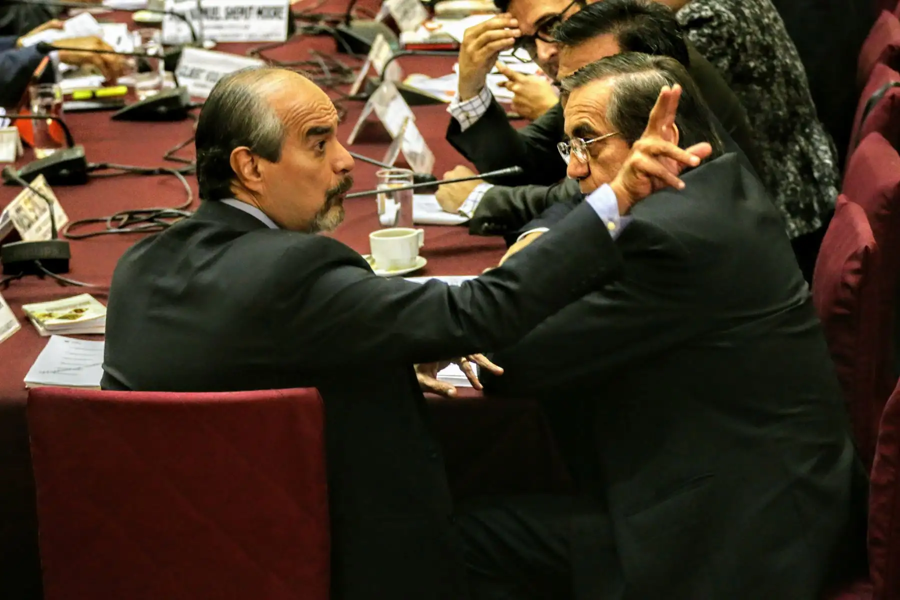 Congresista Mauricio Mulder, participa en la comisión de Constitución, en el Congreso de la República. Foto: ANDINA/Luis Iparraguirre