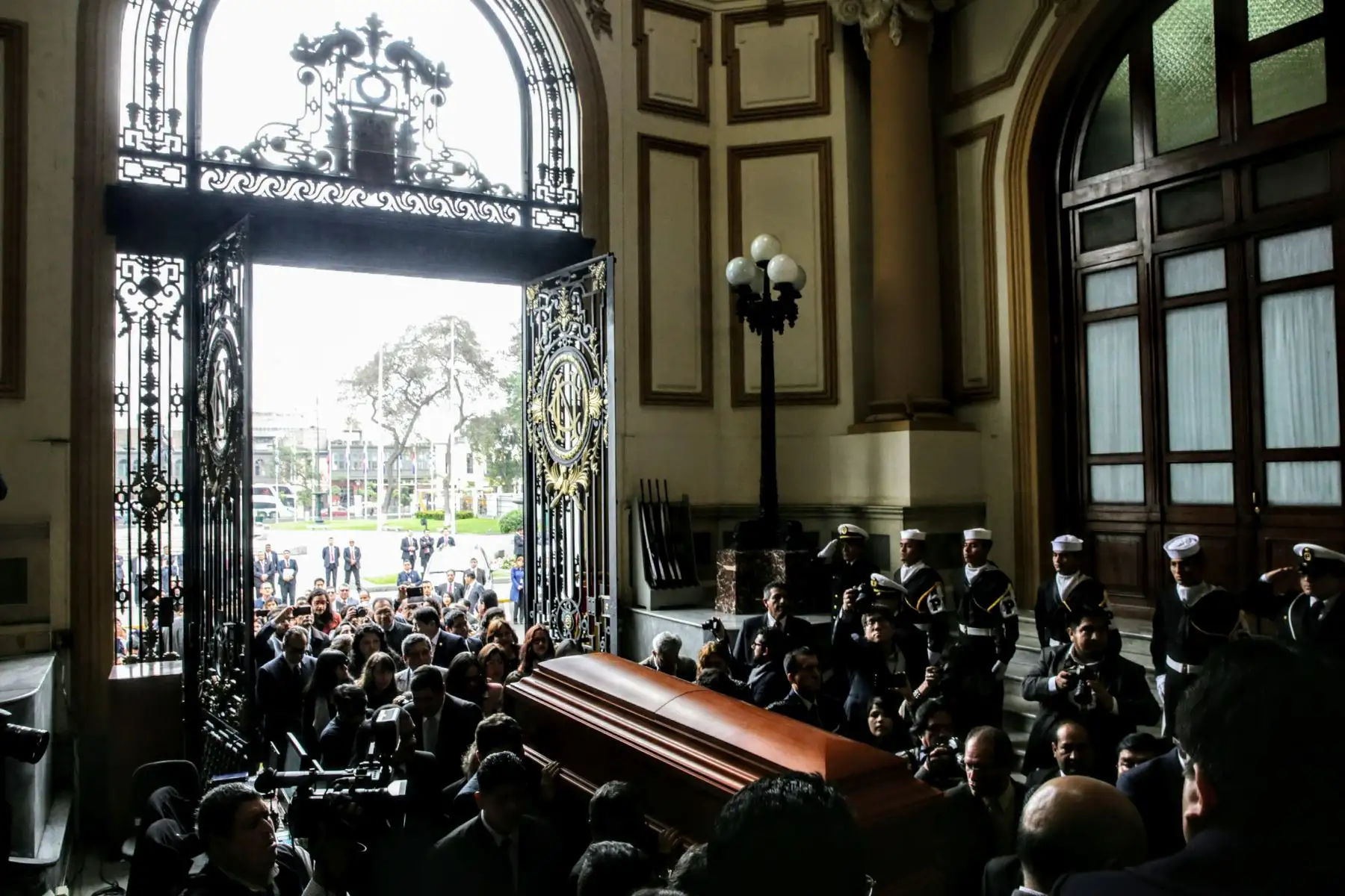 Congreso de la República rinde homenaje al fallecido legislador Mario Canzio. Foto: ANDINA/Luis Iparraguirre.