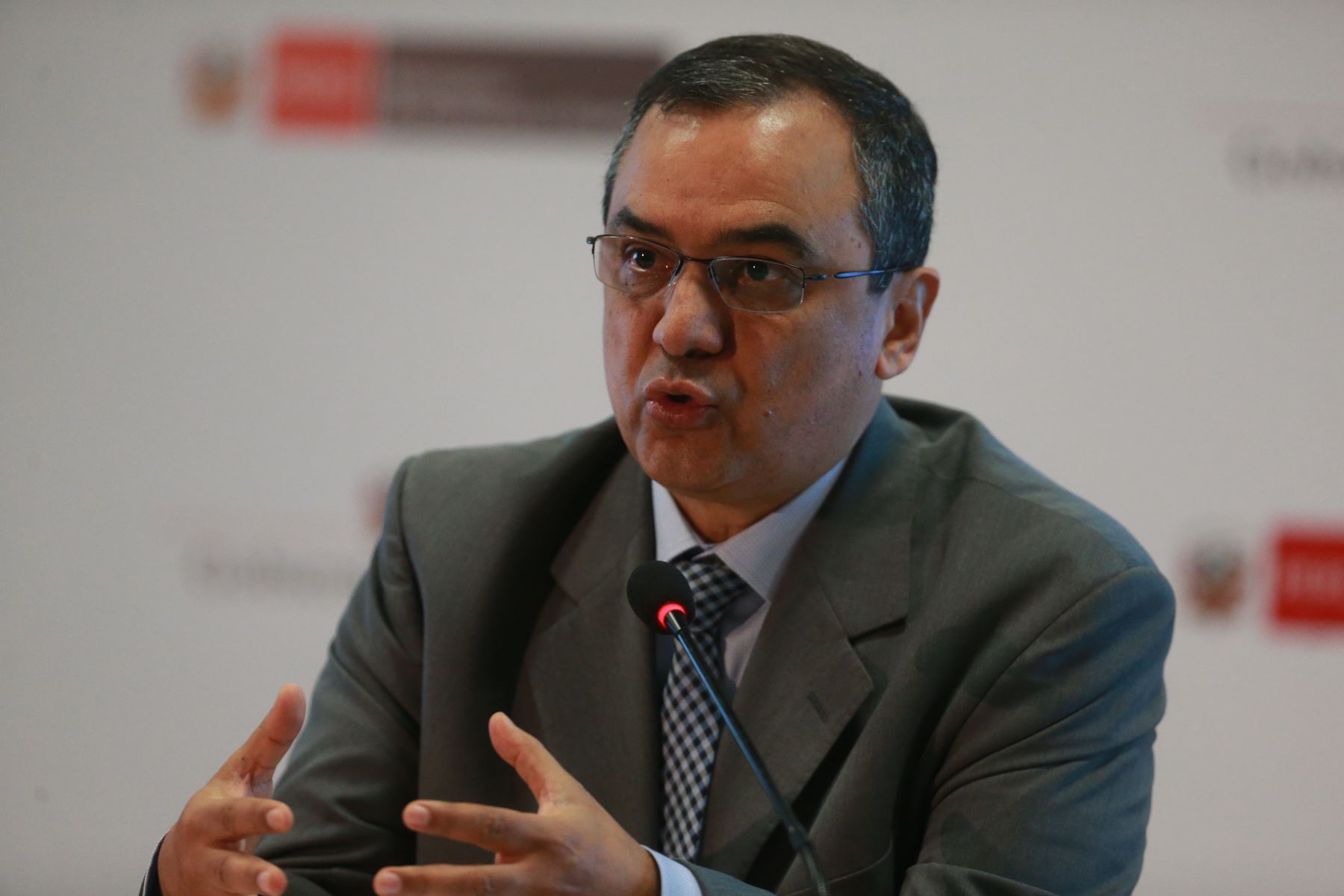 Ministro de Economía y Finanzas, Carlos Oliva.Foto:  ANDINA/Vidal Tarqui