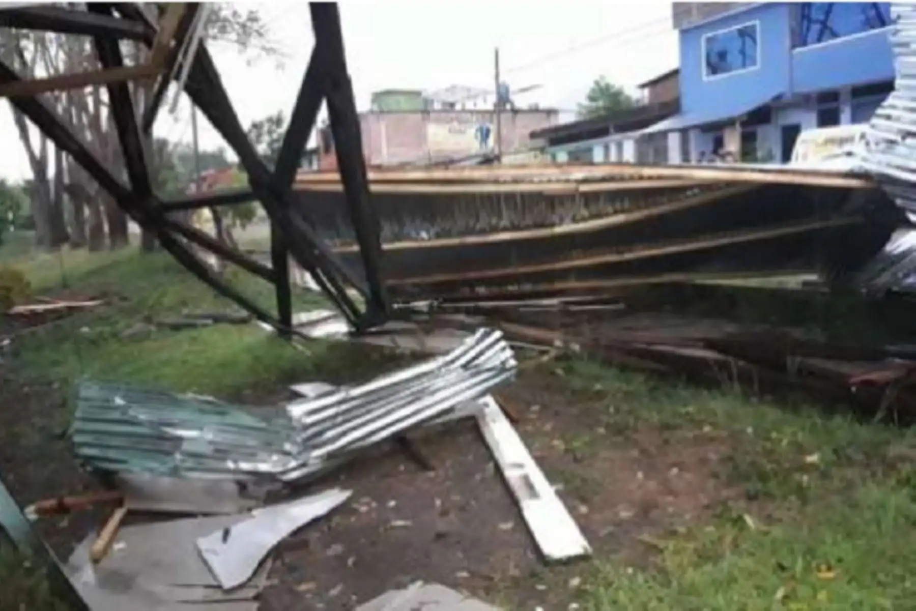 Los vientos fuertes también afectaron la comisaría de San Martín de Pangoa.