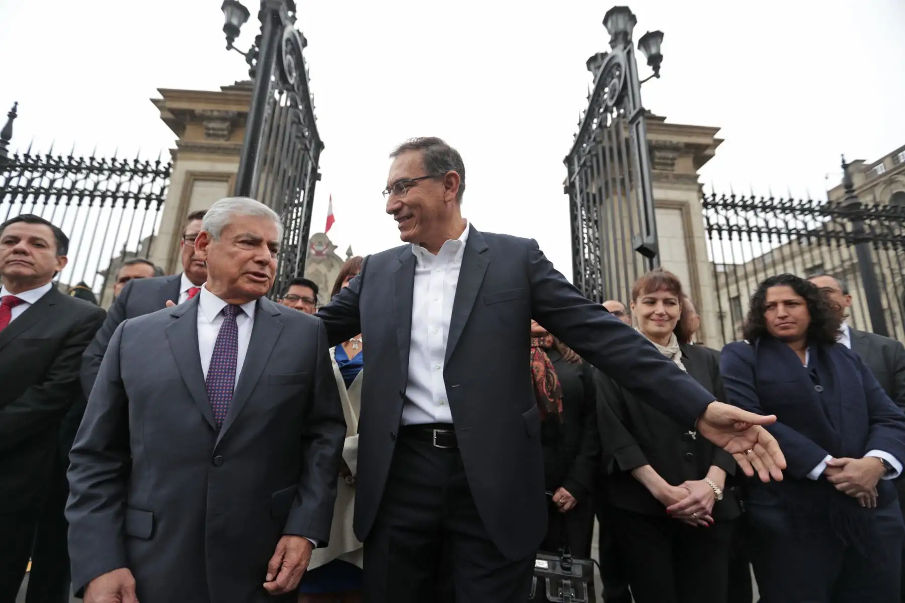 President de la República, Martin Vizcarra, emite pronunciamiento, antes de la presentación del Gabinete Ministerial en el Congreso para plantear la cuestión de confianza. Foto: ANDINA/Prensa Presidencia/Carlos Lezama