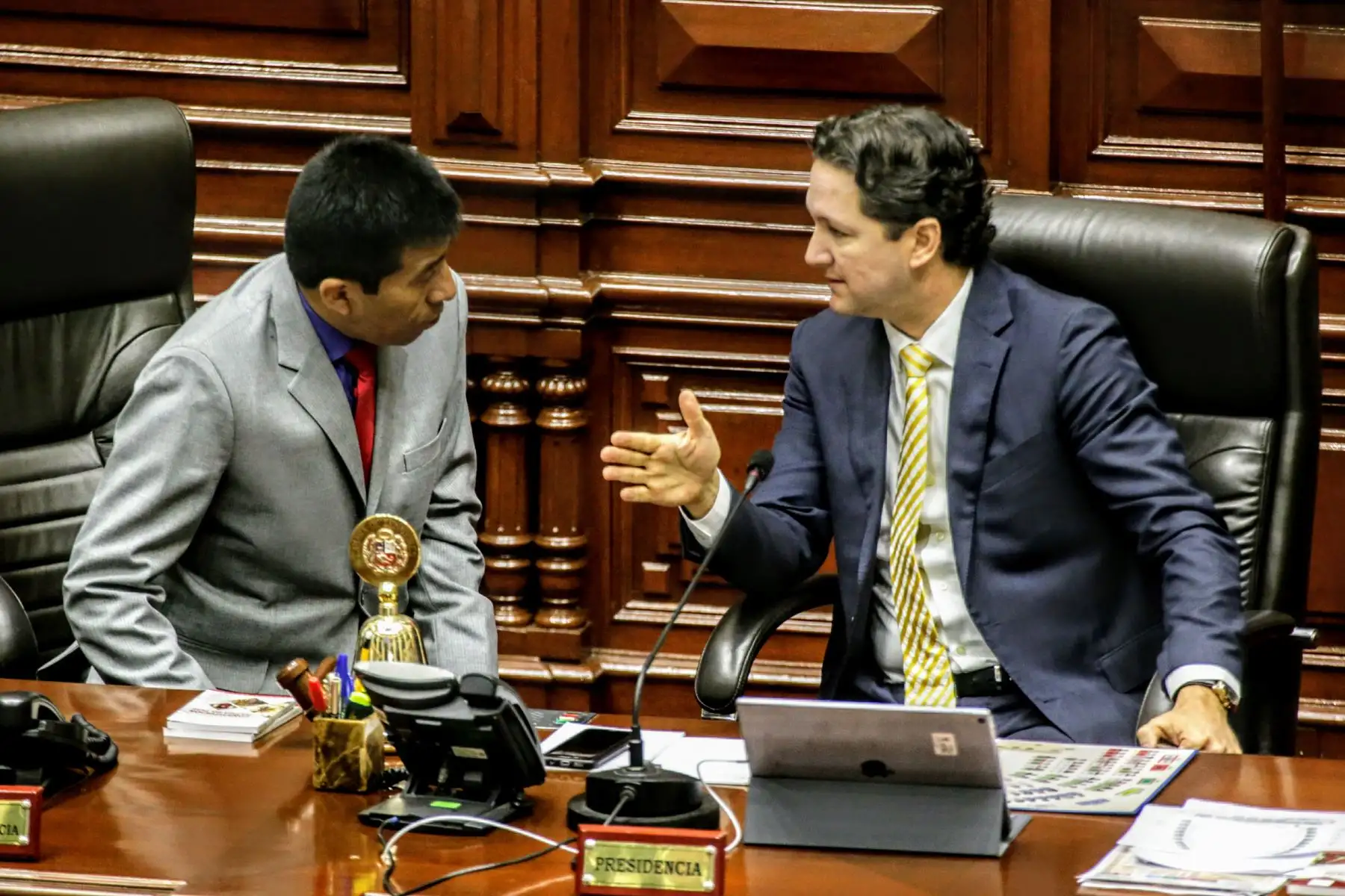 Presidente del Consejo de Ministros, César Villanueva, sustenta la cuestión de confianza en el Congreso de la República. Foto: ANDINA/Luis Iparraguirre
